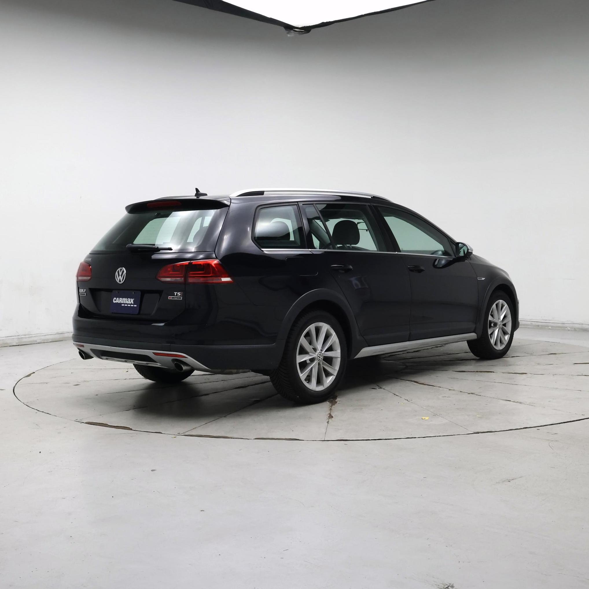 Thumbnail: 2017 Volkswagen Golf - 8