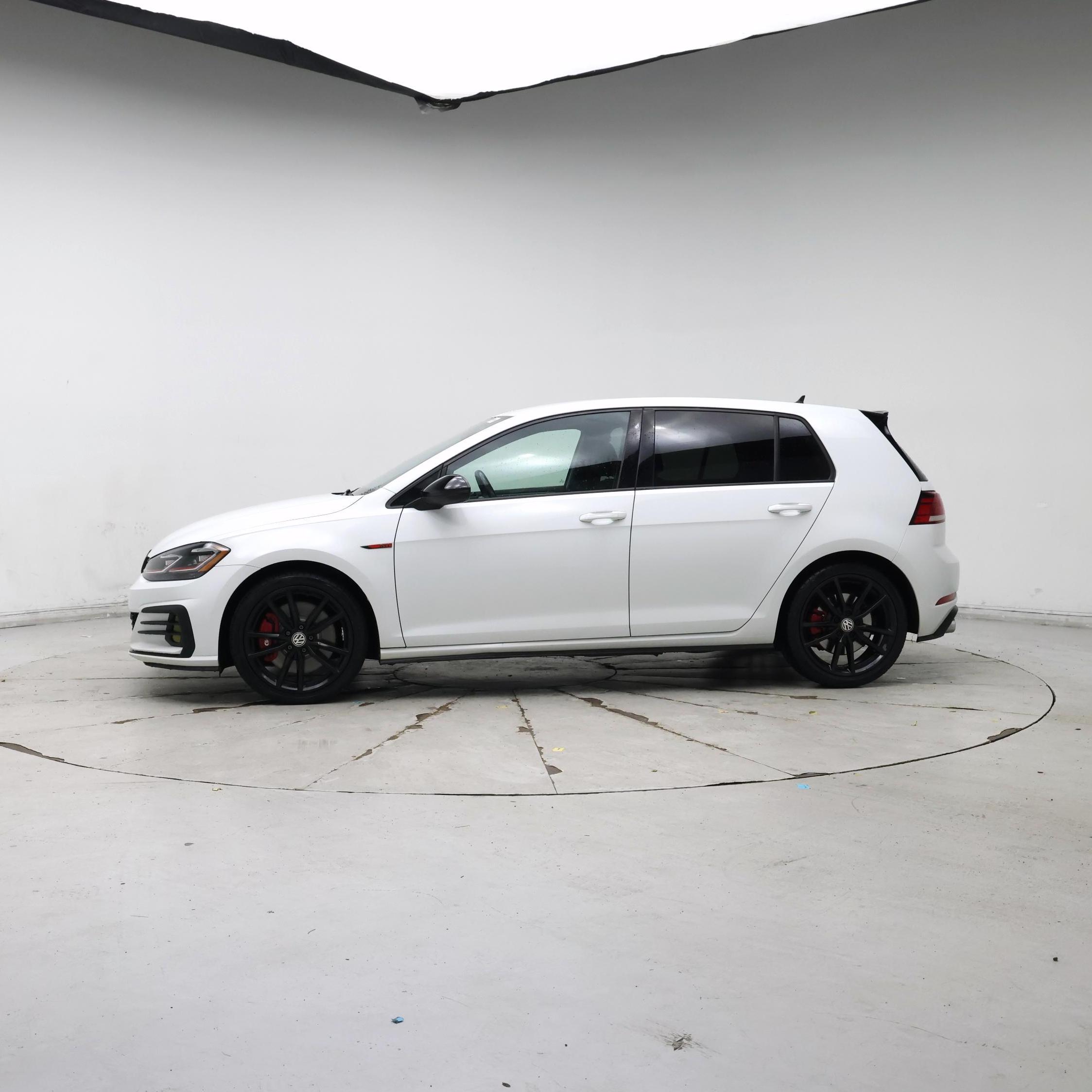 Thumbnail: 2019 Volkswagen Golf - 3