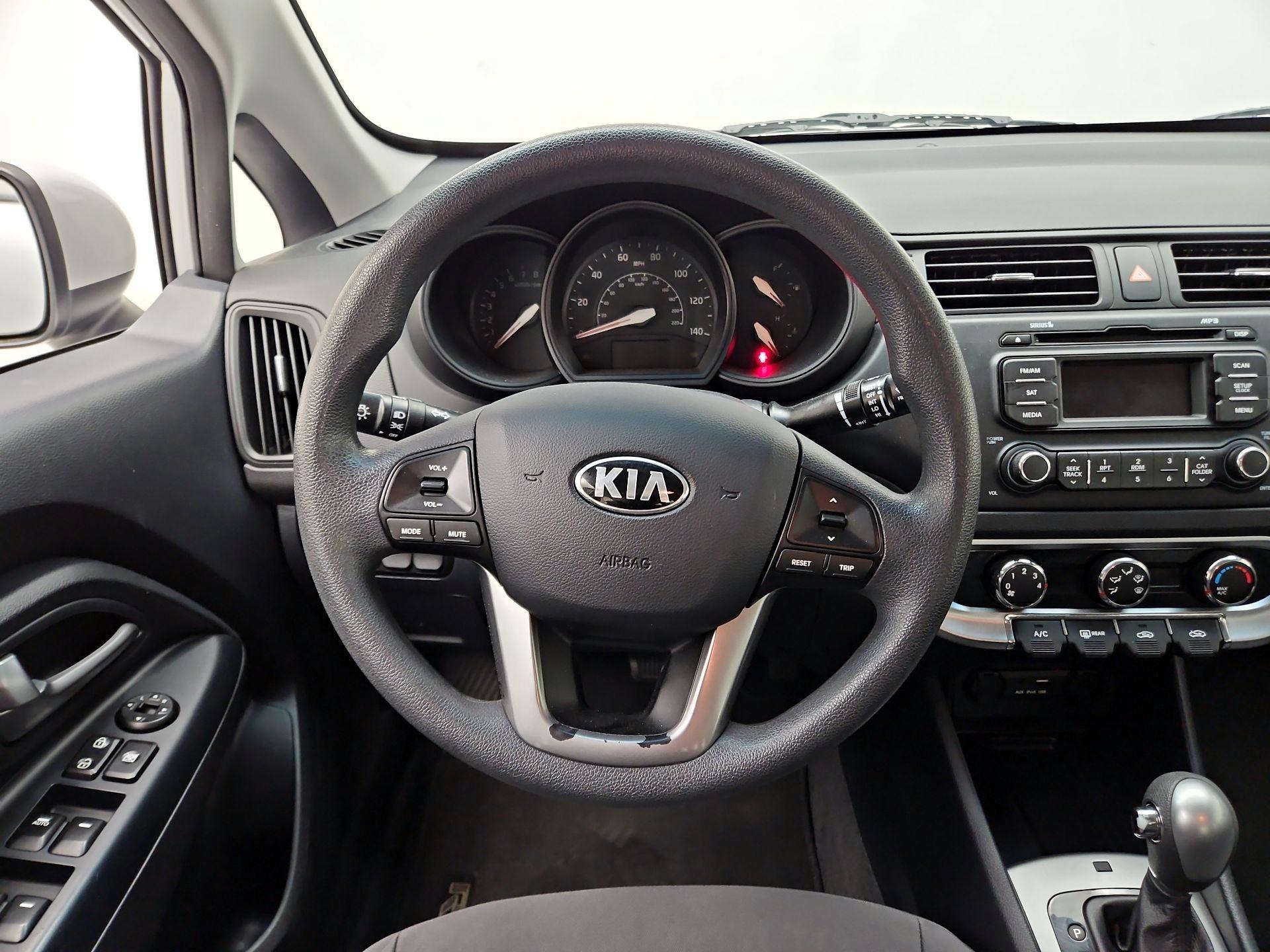 Thumbnail: 2015 Kia Rio - 10