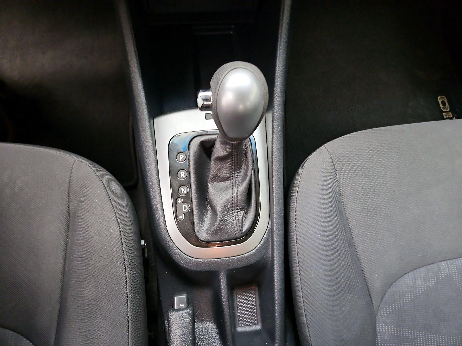 Thumbnail: 2015 Kia Rio - 16