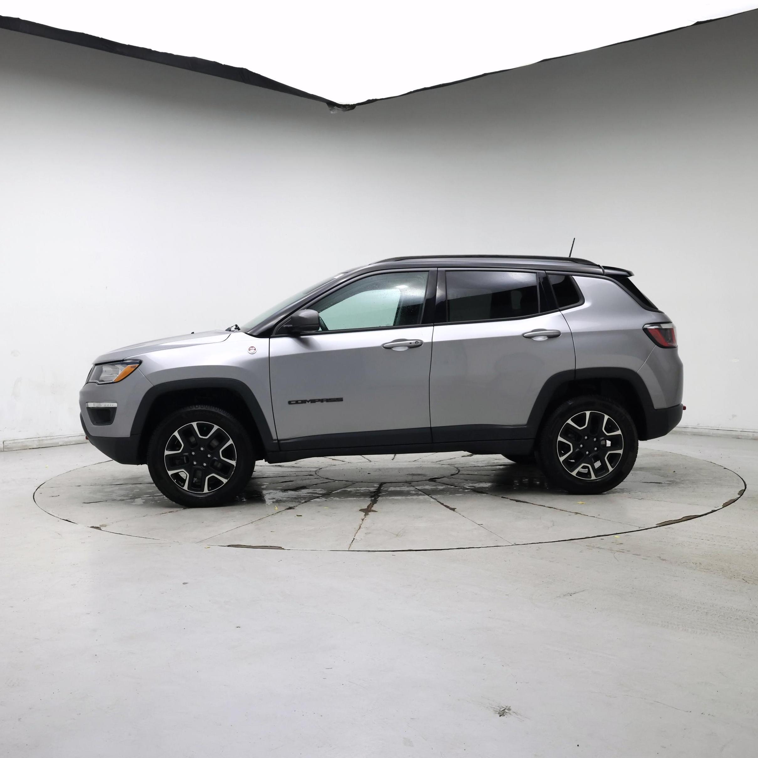 Thumbnail: 2019 Jeep Compass - 3
