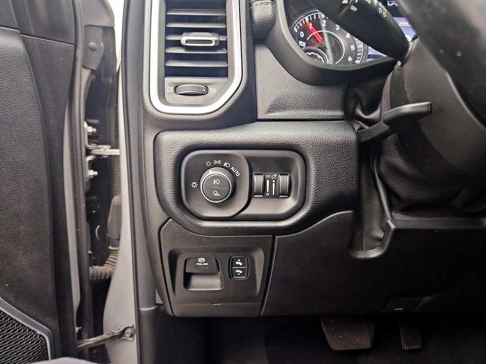 2019 RAM Ram 1500 Pickup Laramie - Photo 14