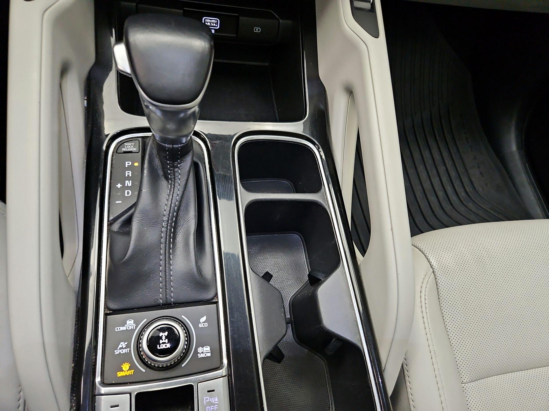 Thumbnail: 2020 Kia Telluride - 17