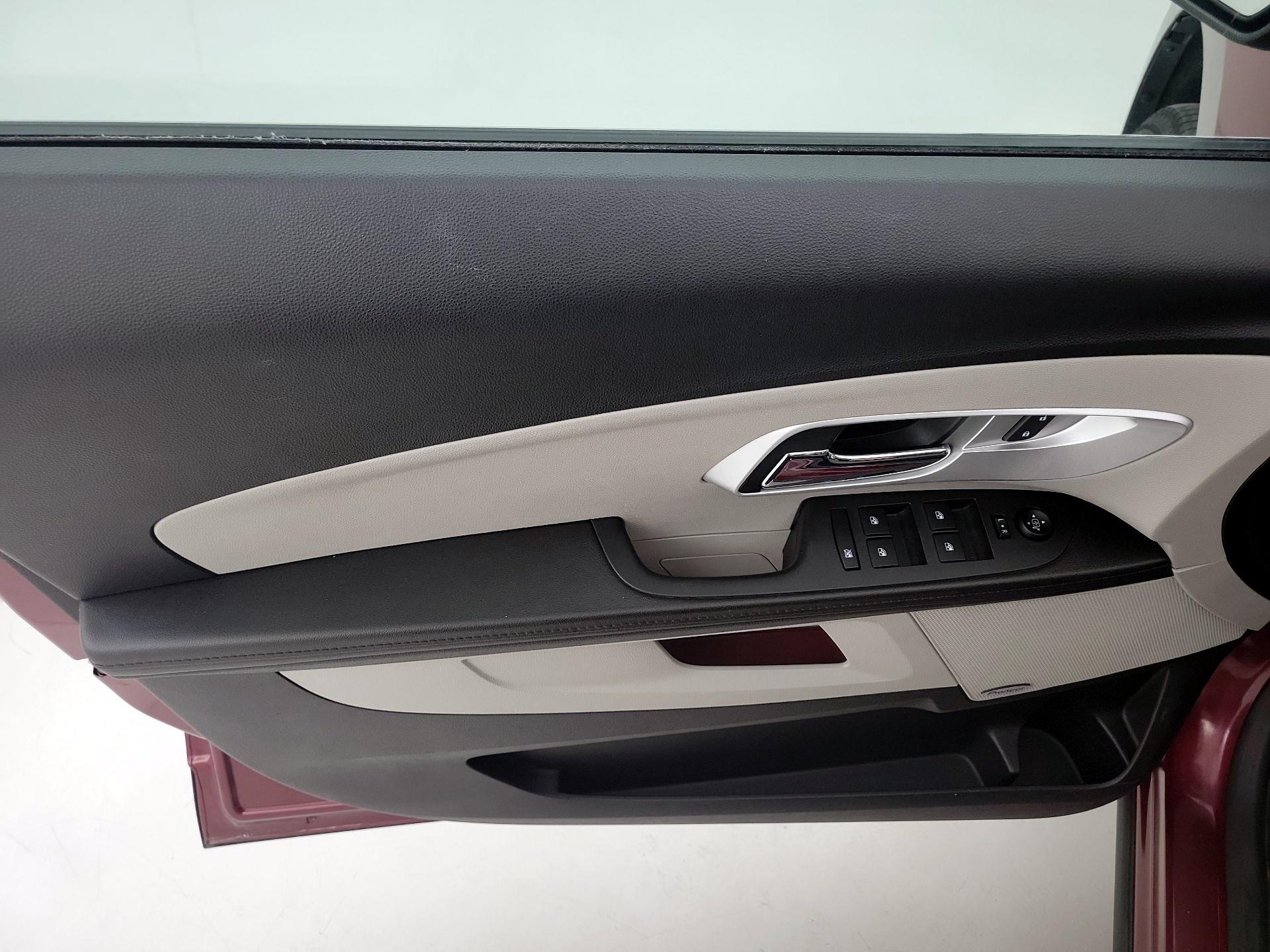 Thumbnail: 2016 Chevrolet Equinox - 12