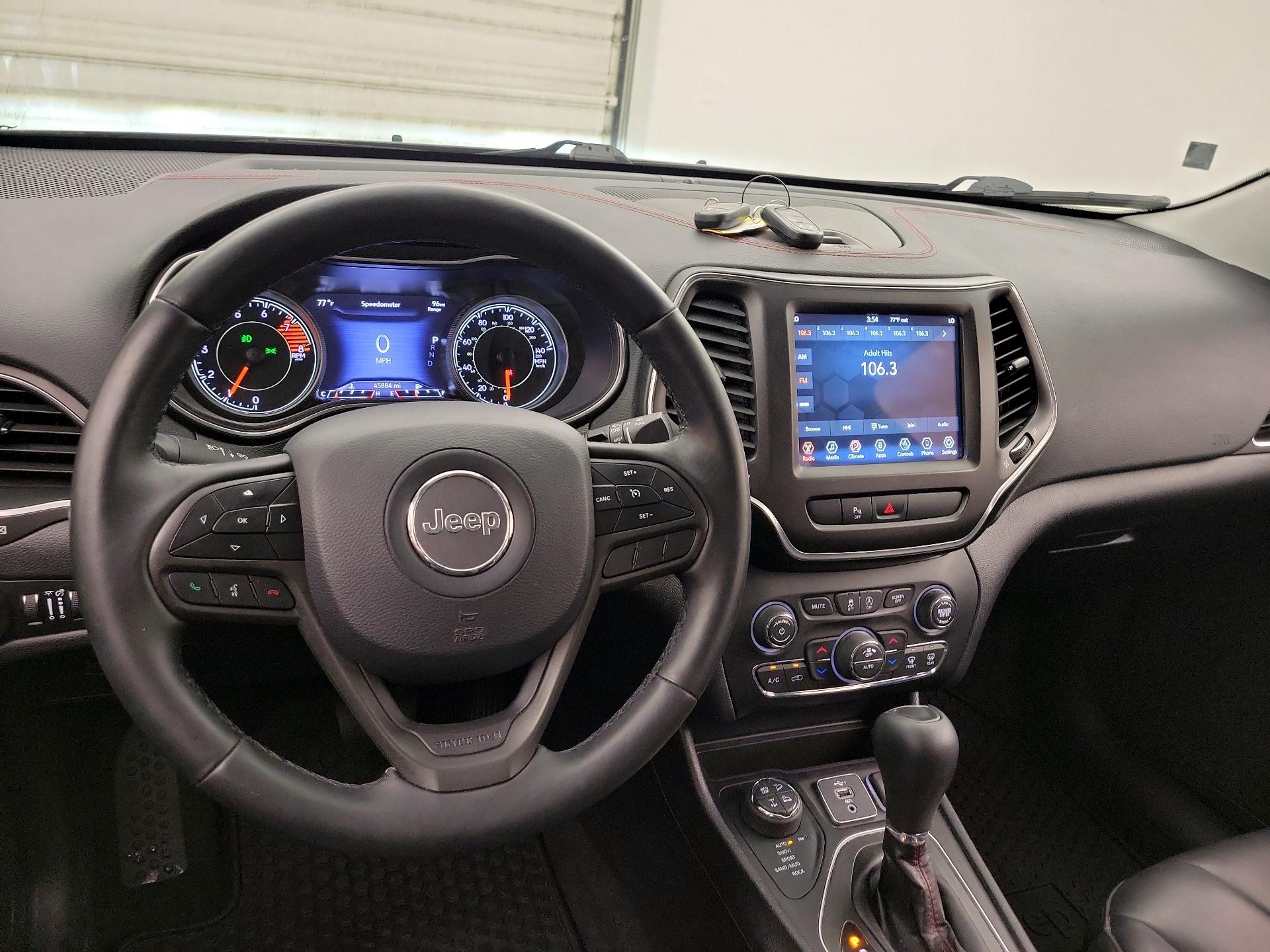 Thumbnail: 2019 Jeep Cherokee - 9