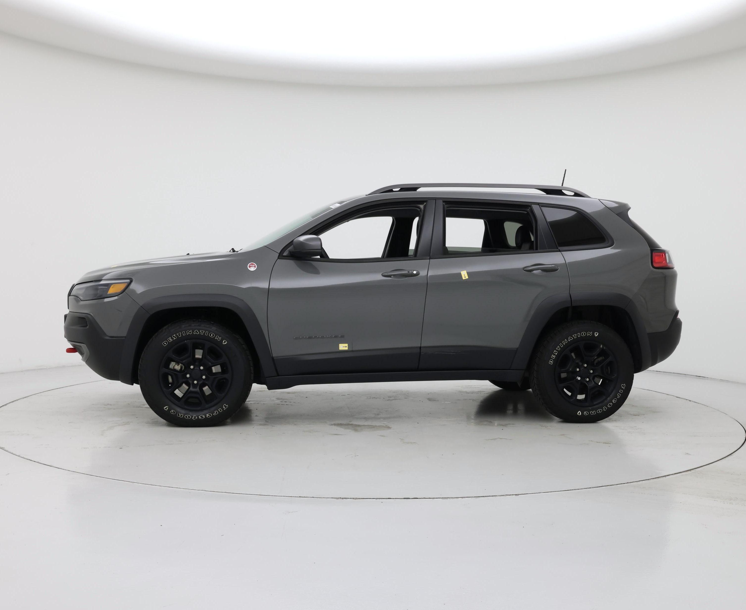 Thumbnail: 2019 Jeep Cherokee - 3