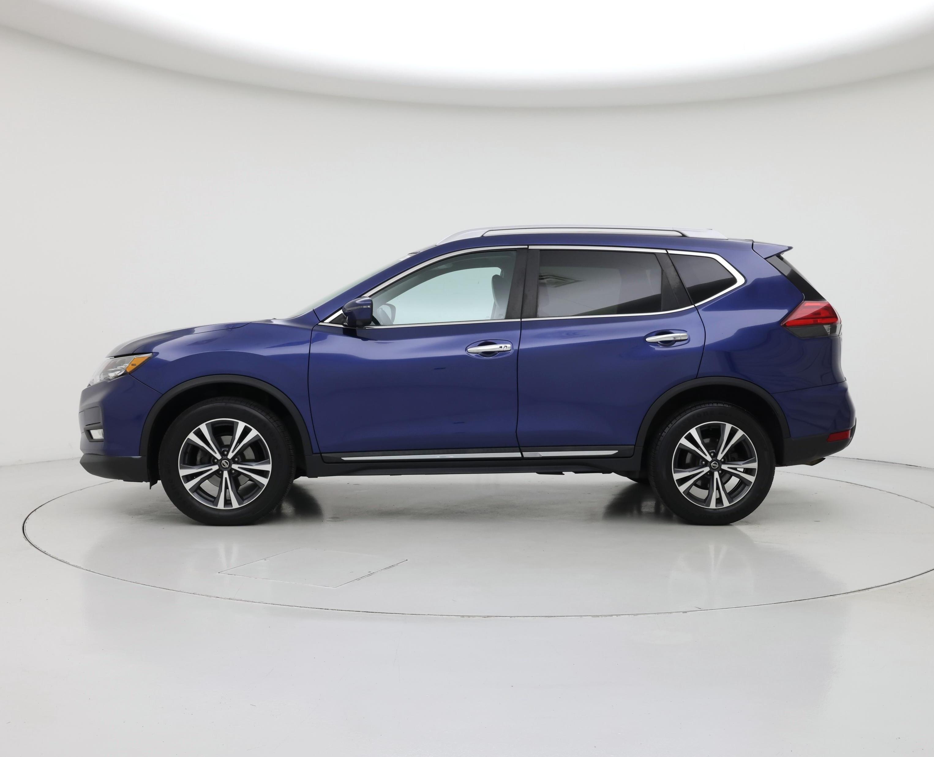 Thumbnail: 2017 Nissan Rogue - 3