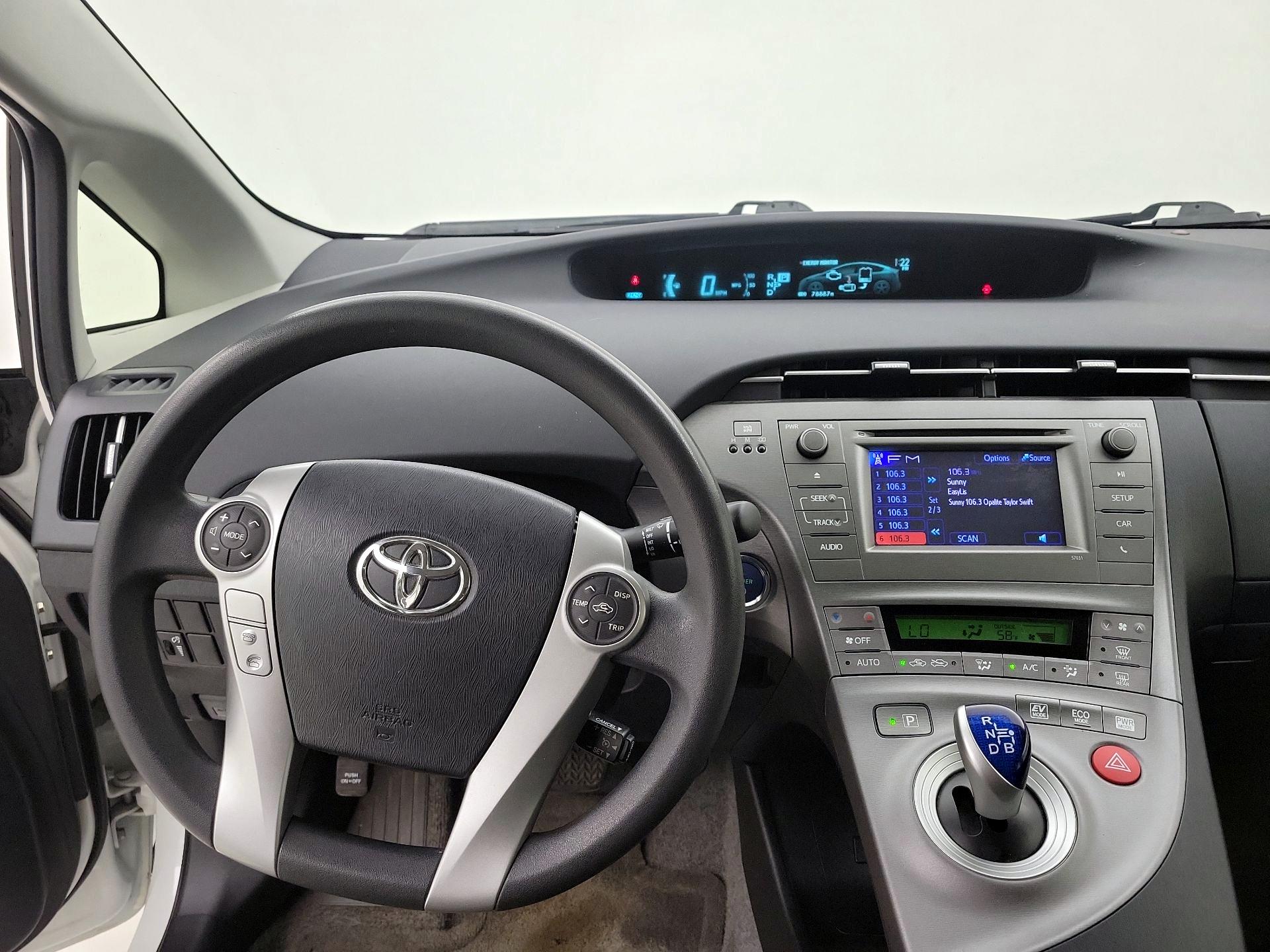 Thumbnail: 2014 Toyota Prius - 9