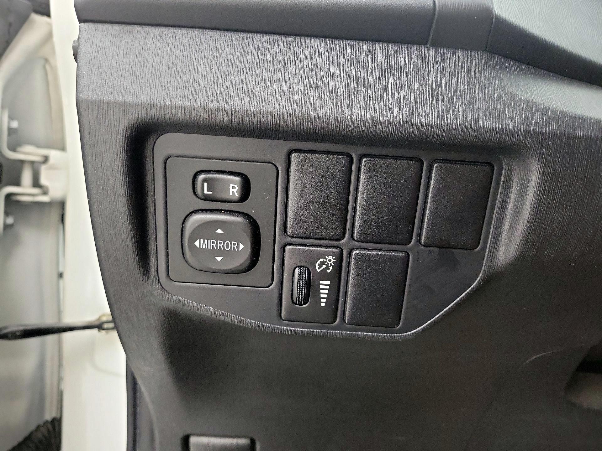 Thumbnail: 2014 Toyota Prius - 13