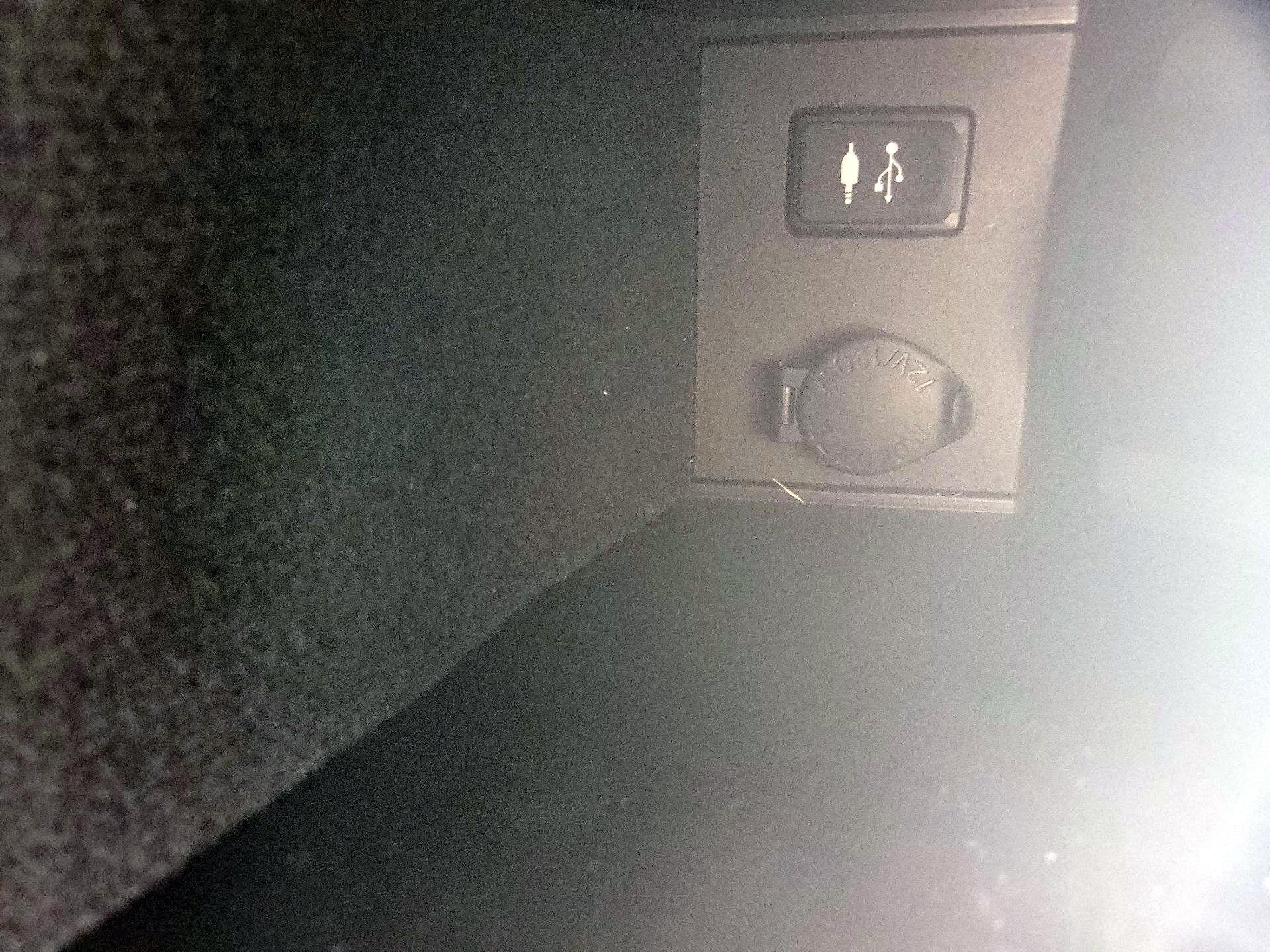 Thumbnail: 2014 Toyota Prius - 17