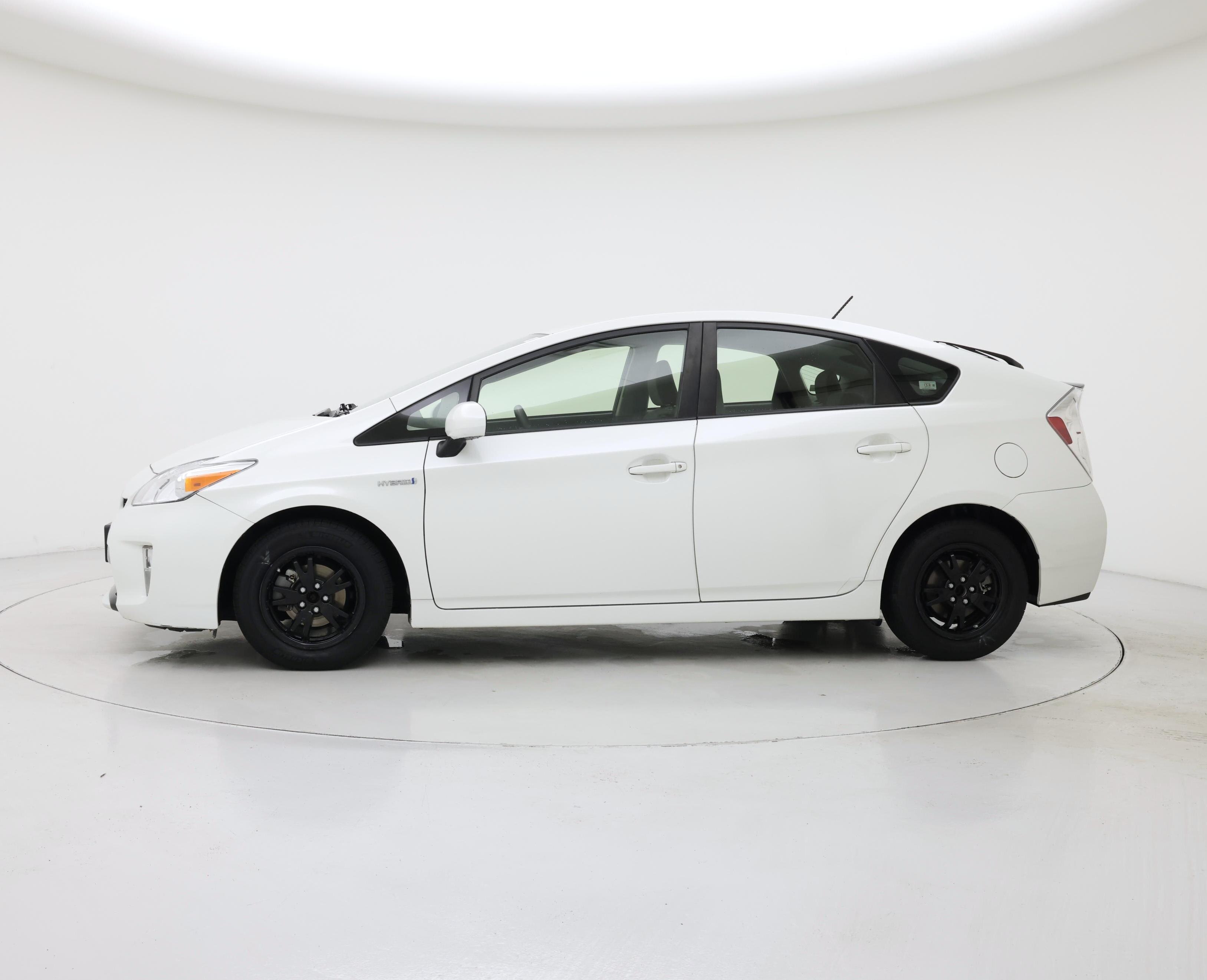 Thumbnail: 2014 Toyota Prius - 3