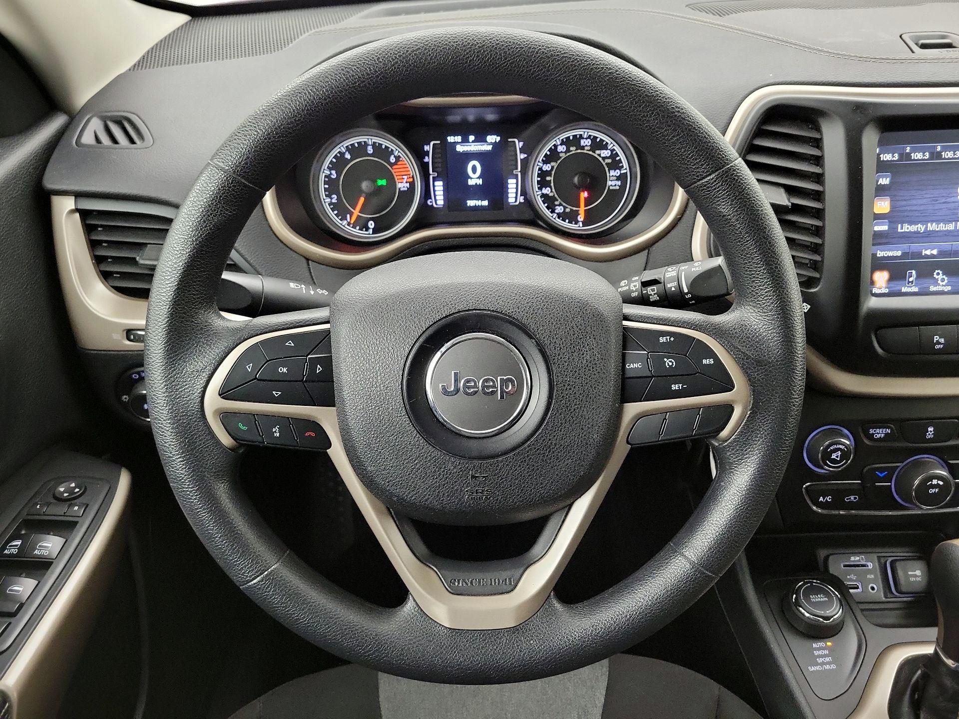 Thumbnail: 2018 Jeep Cherokee - 10