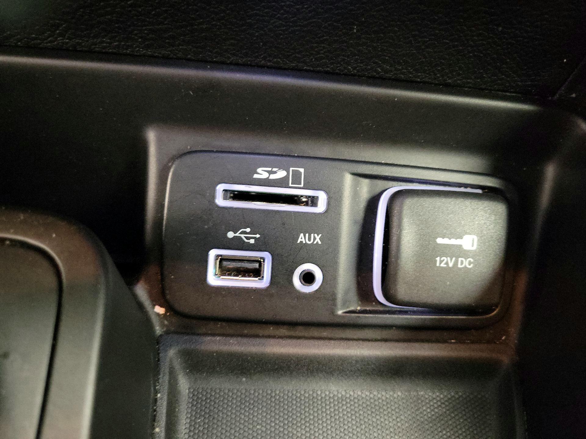 Thumbnail: 2018 Jeep Cherokee - 19