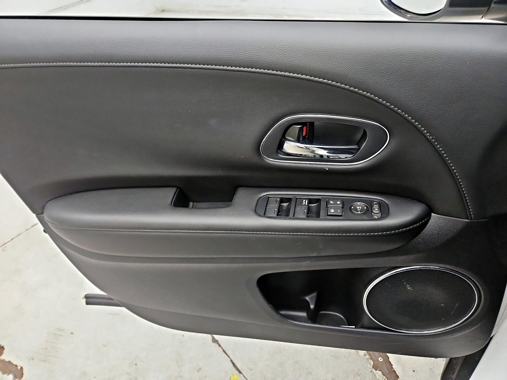 Thumbnail: 2019 Honda HR-V - 12