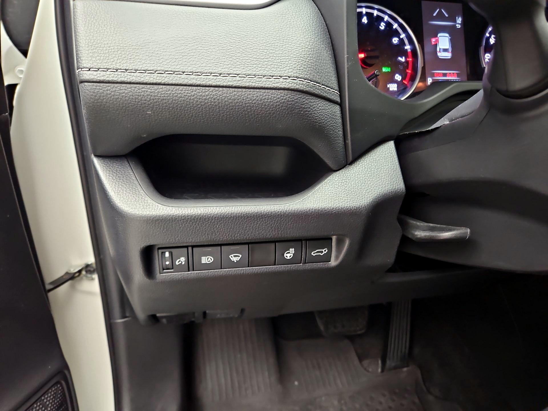 Thumbnail: 2021 Toyota RAV4 - 13