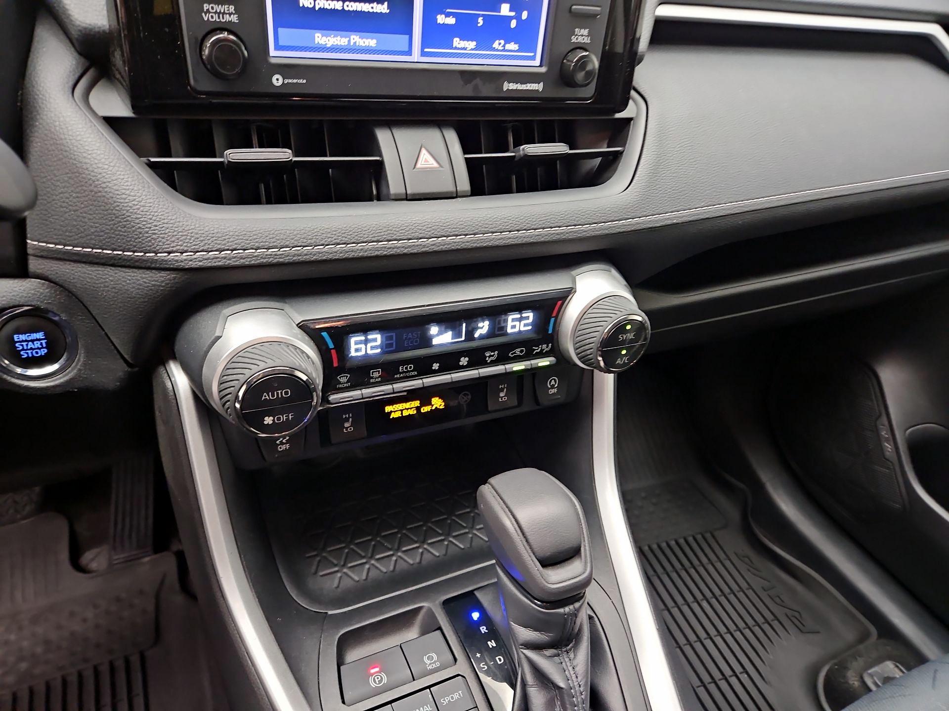 Thumbnail: 2021 Toyota RAV4 - 17