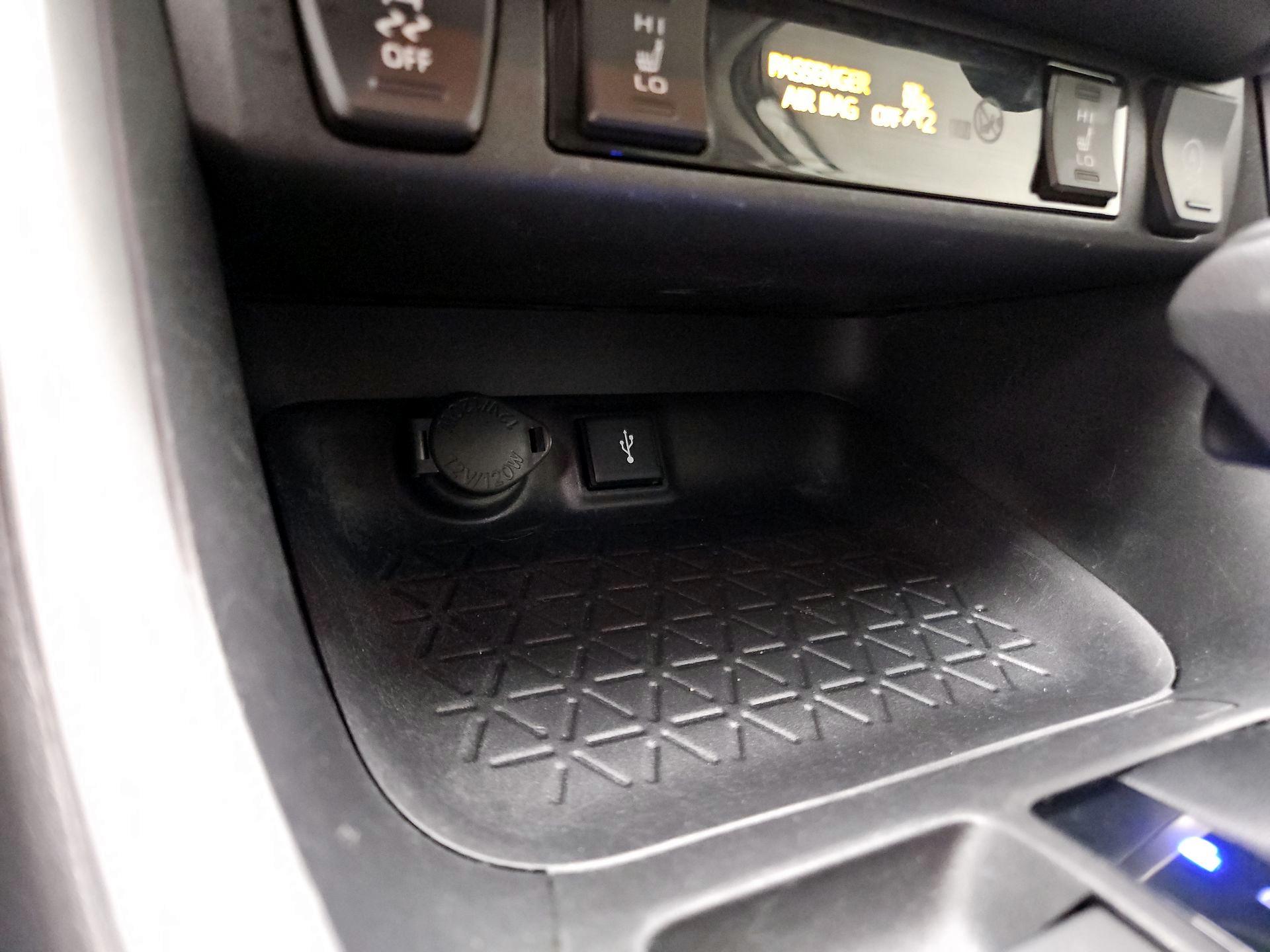 Thumbnail: 2021 Toyota RAV4 - 19
