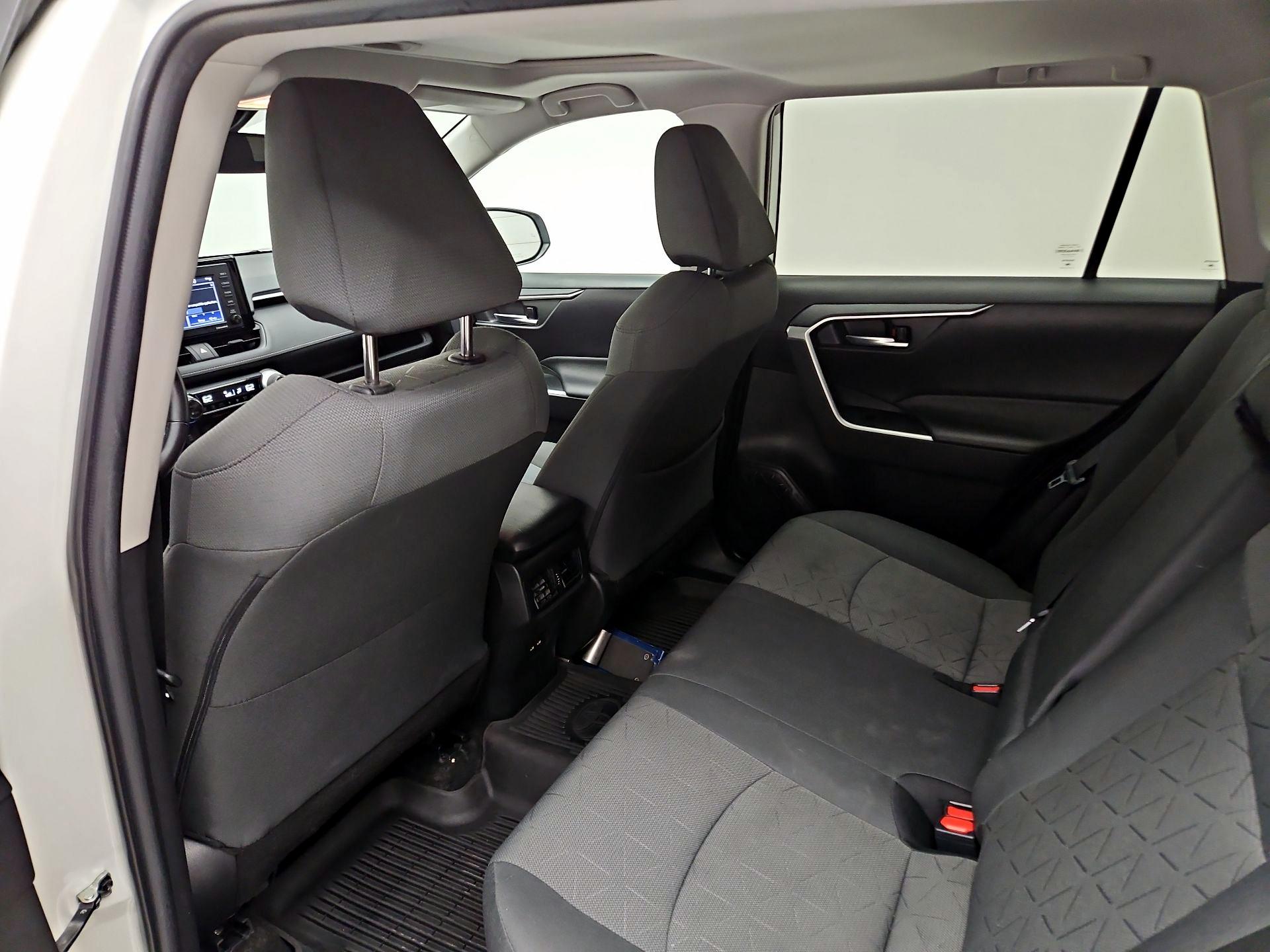 Thumbnail: 2021 Toyota RAV4 - 20