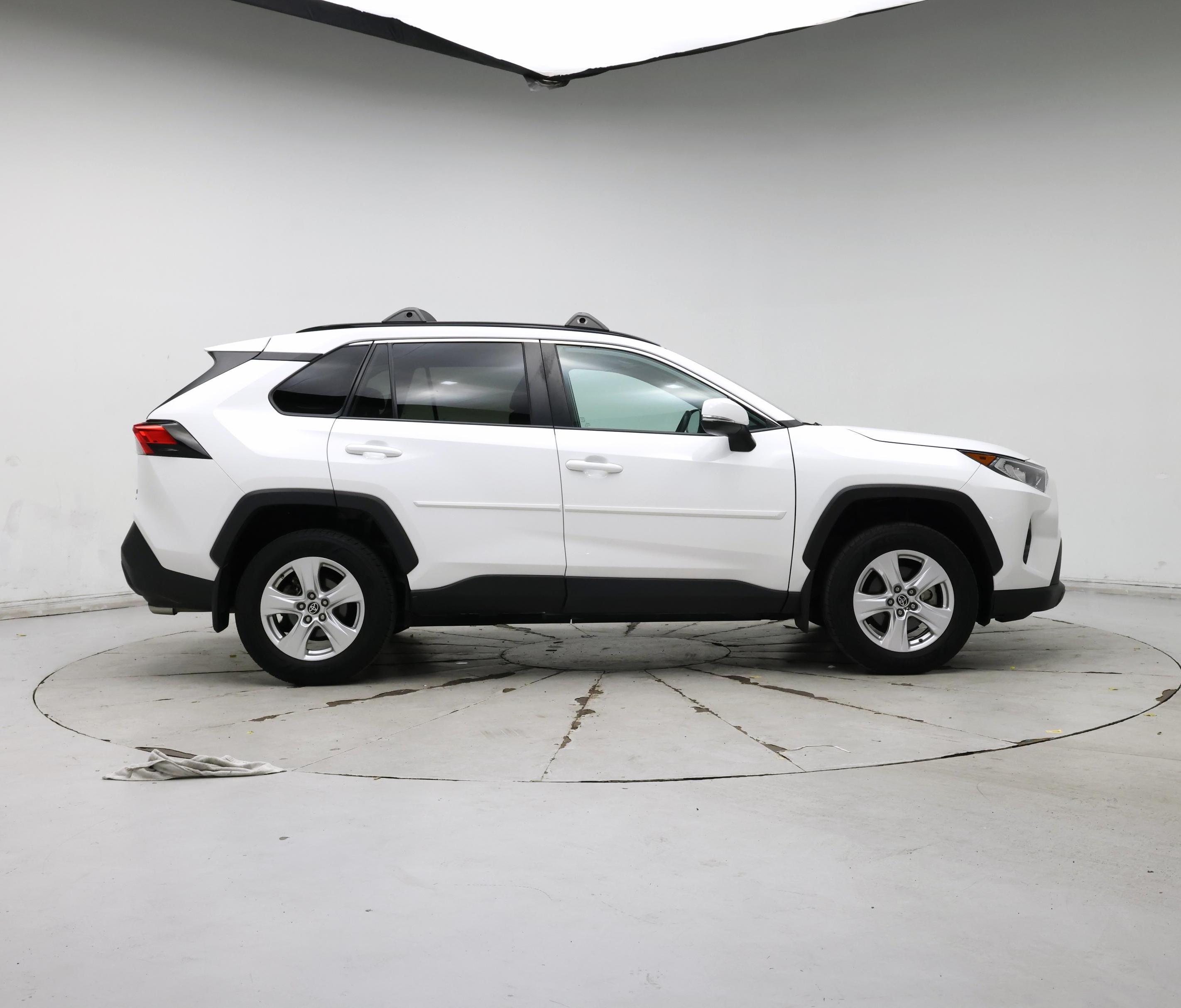 Thumbnail: 2021 Toyota RAV4 - 7