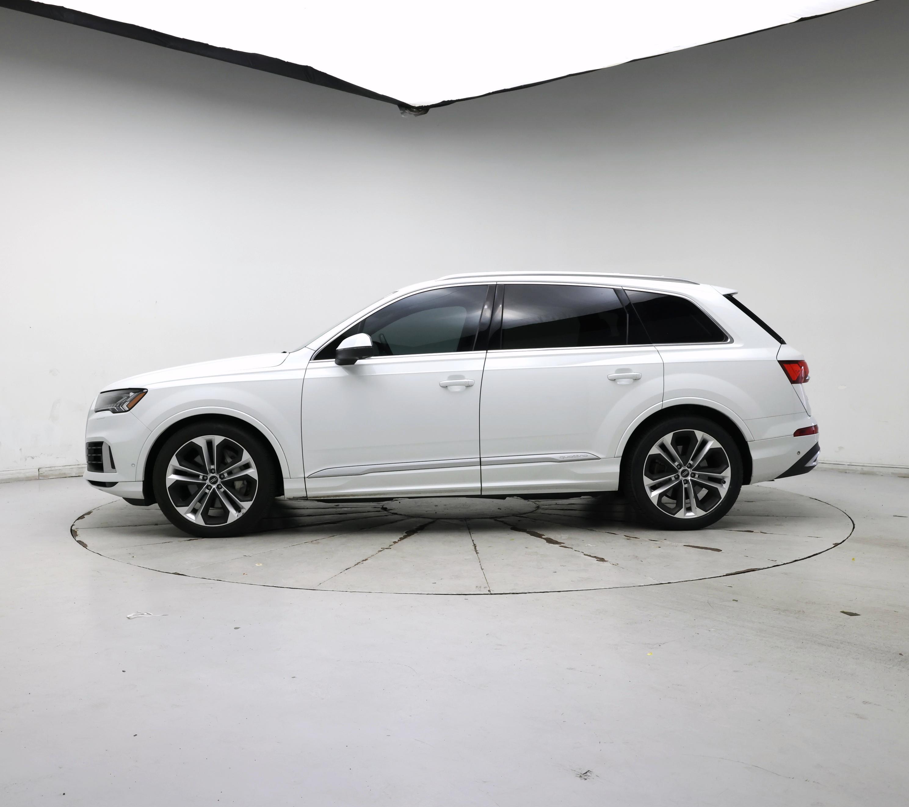 Thumbnail: 2022 Audi Q7 - 3