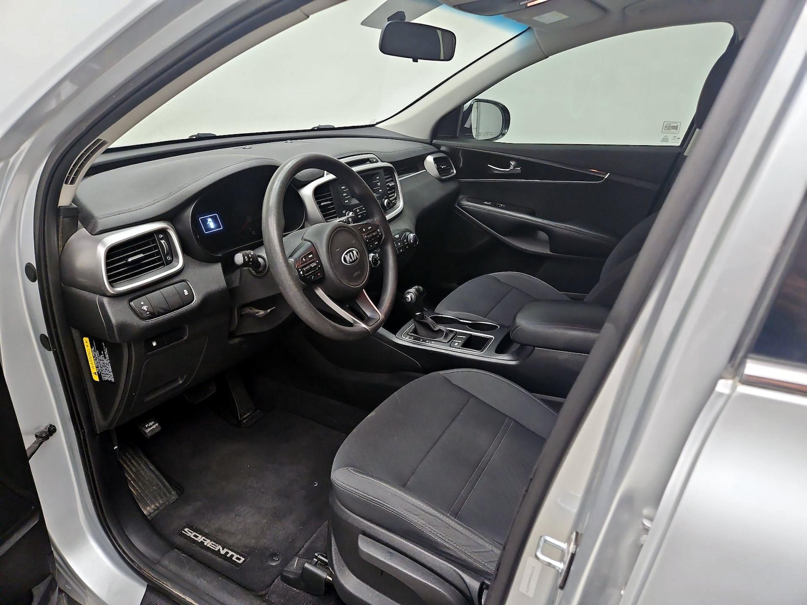 2017 Kia Sorento L - Photo 12