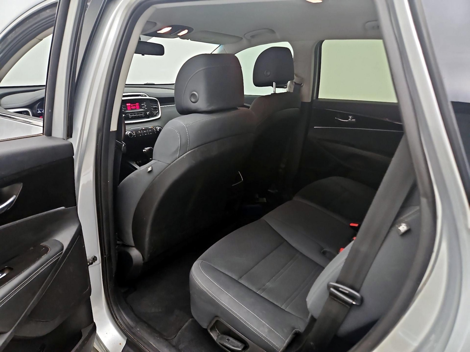2017 Kia Sorento L - Photo 19