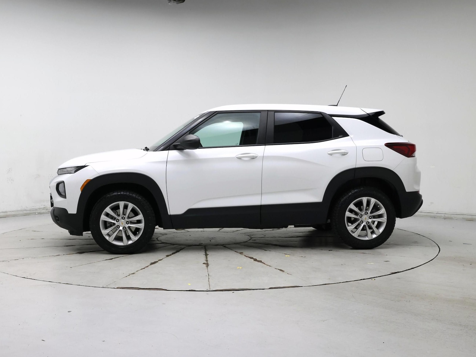 2023 Chevrolet TrailBlazer LS - Photo 4