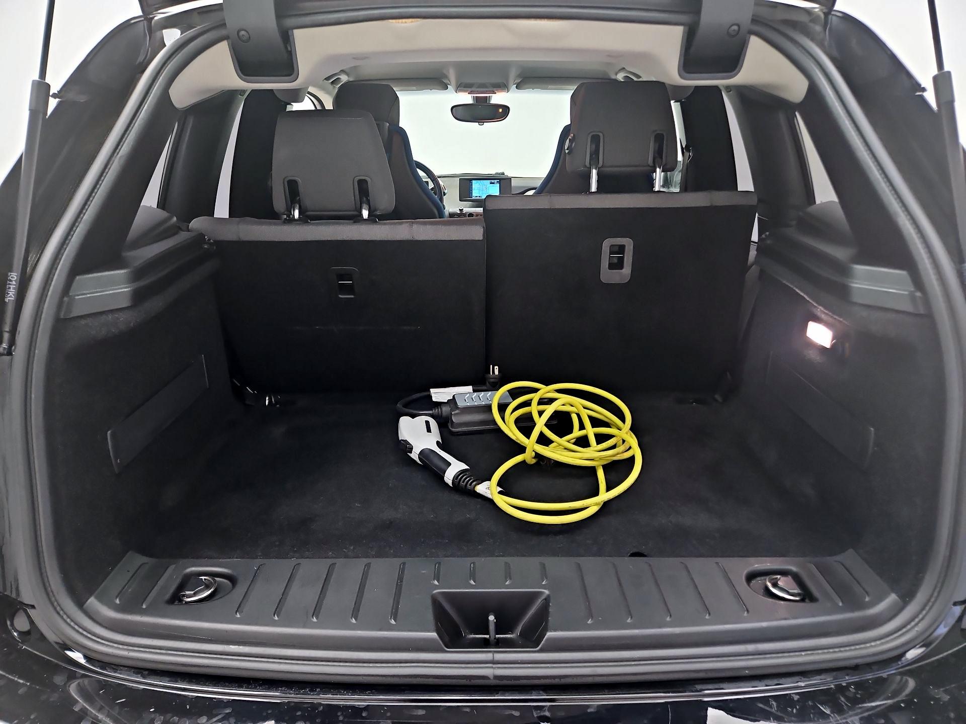 Thumbnail: 2018 BMW i3 - 19