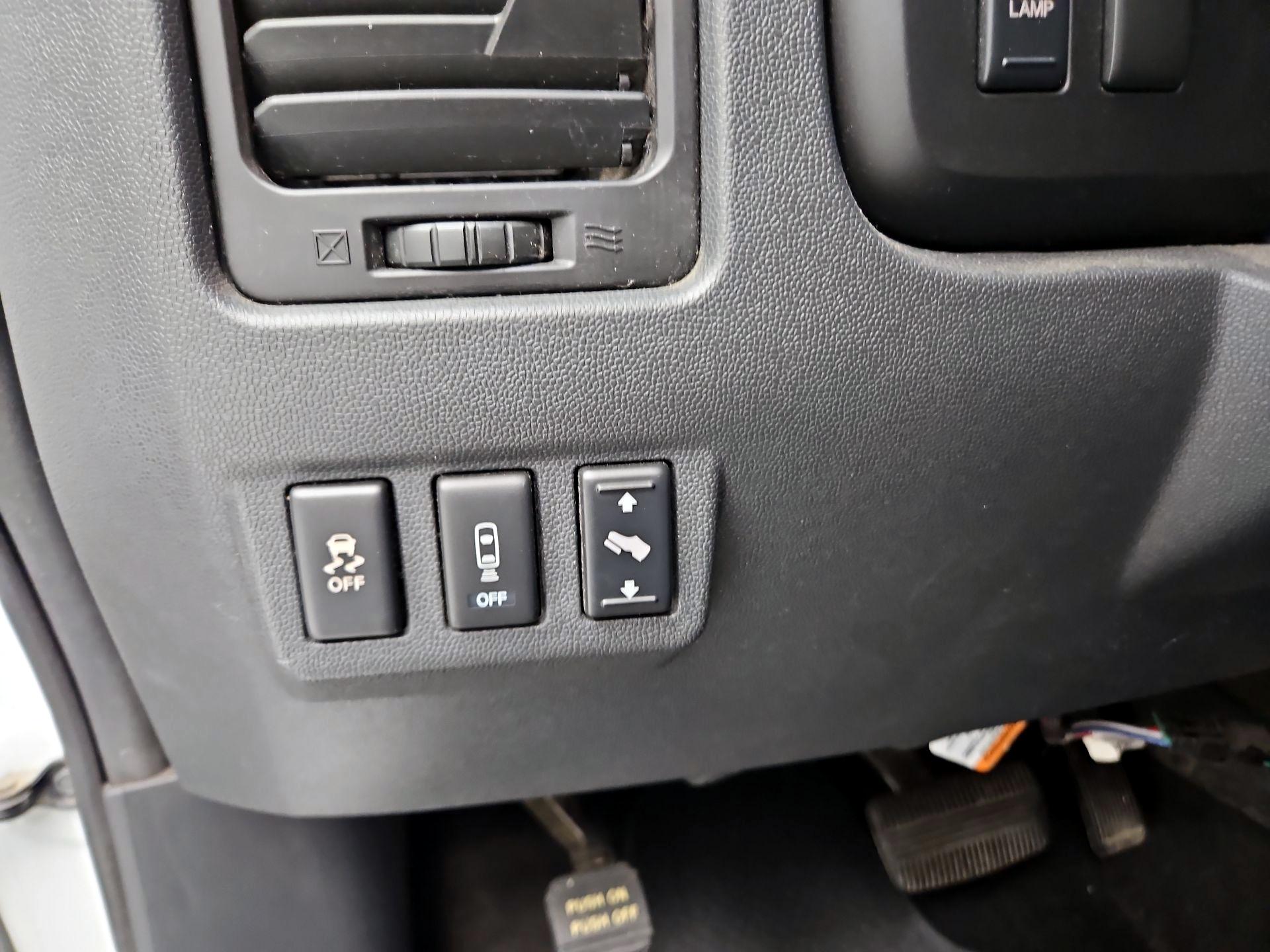 Thumbnail: 2014 Nissan Titan - 13