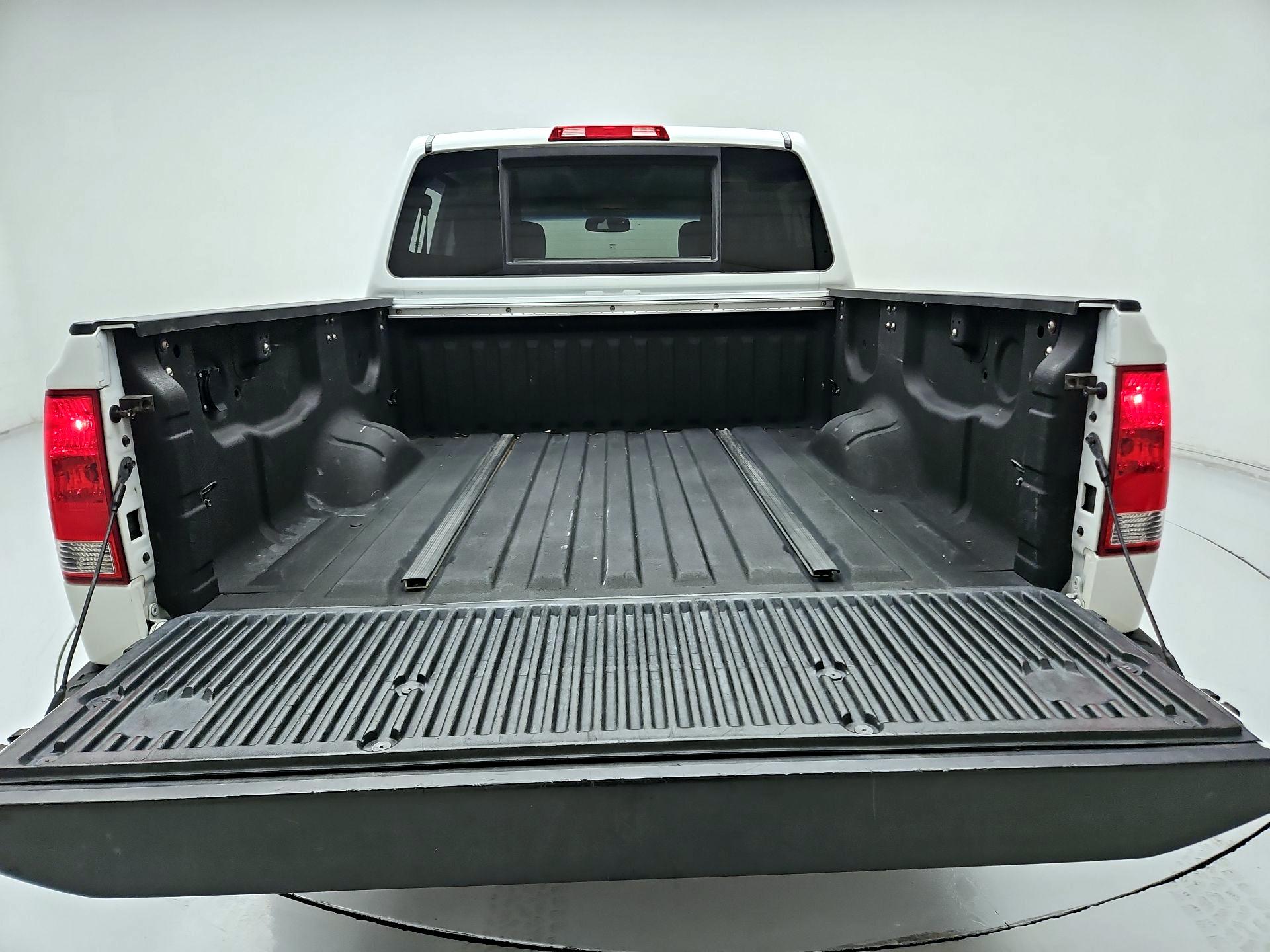 Thumbnail: 2014 Nissan Titan - 20