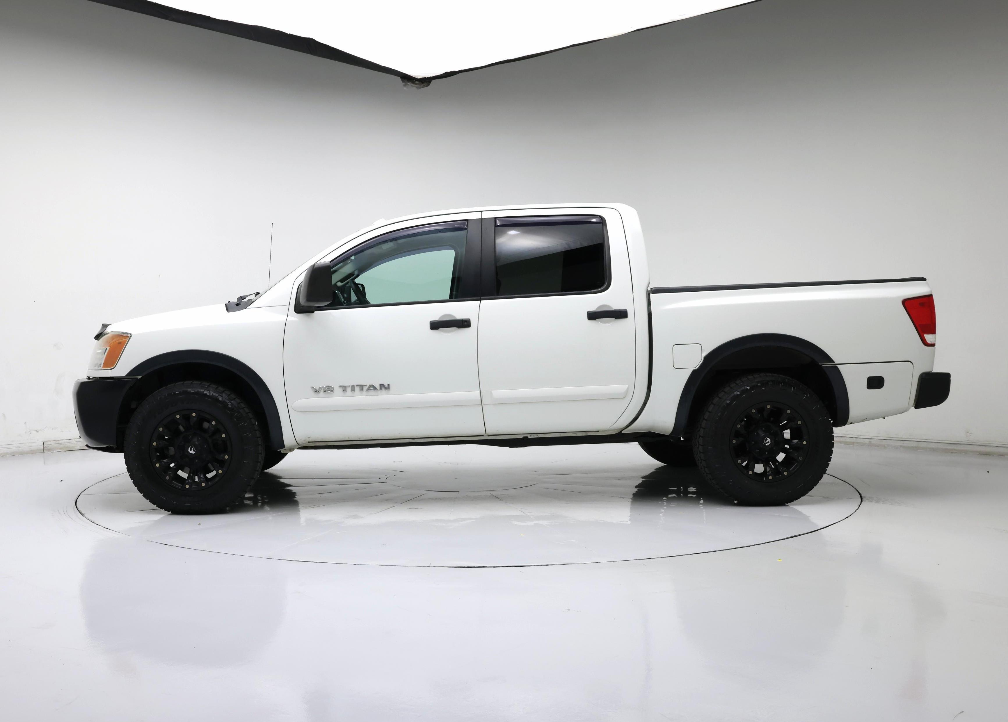 Thumbnail: 2014 Nissan Titan - 3