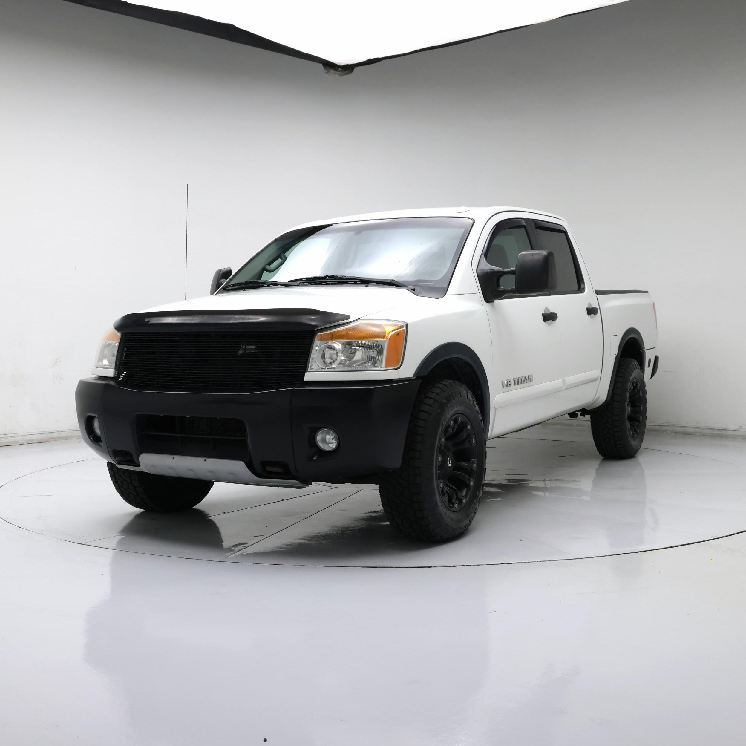 Thumbnail: 2014 Nissan Titan - 4