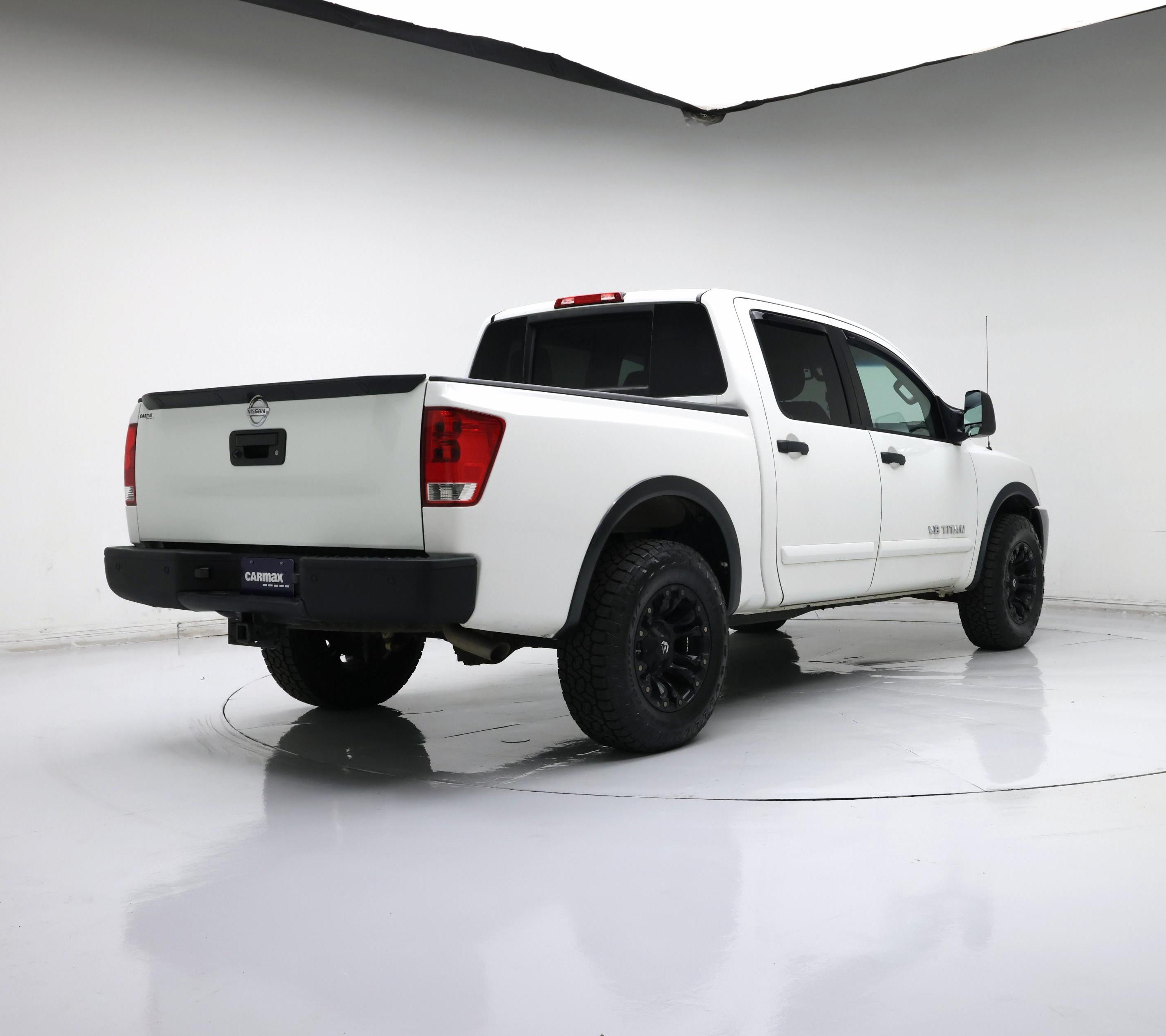 Thumbnail: 2014 Nissan Titan - 8