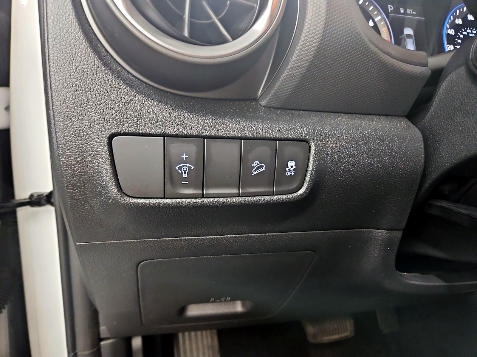 2022 Hyundai Kona SE - Photo 14
