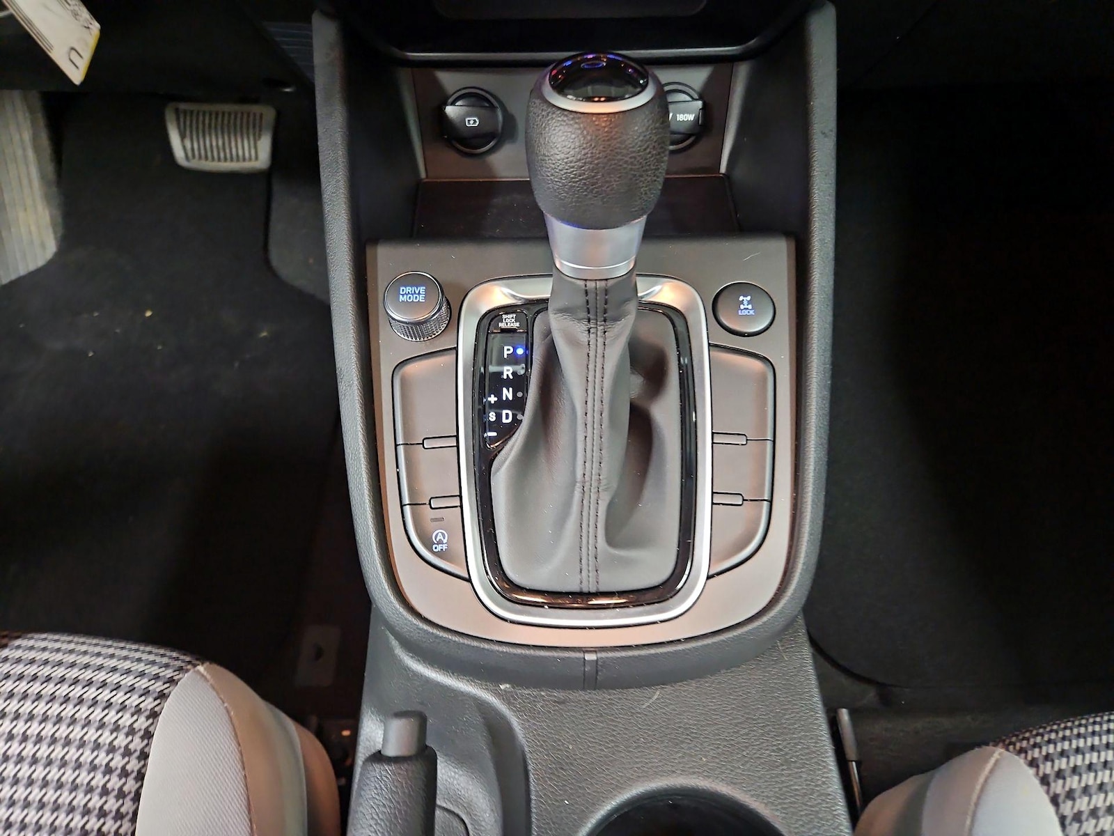 2022 Hyundai Kona SE - Photo 17