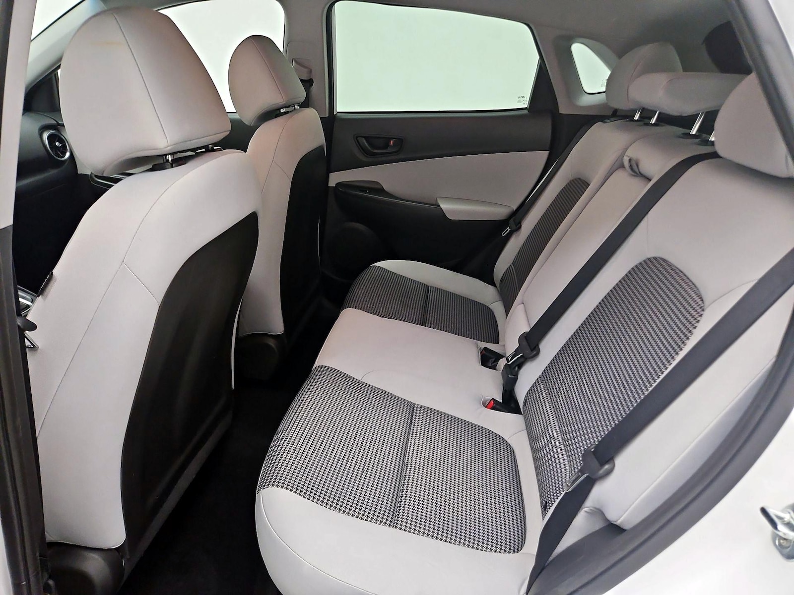 2022 Hyundai Kona SE - Photo 19