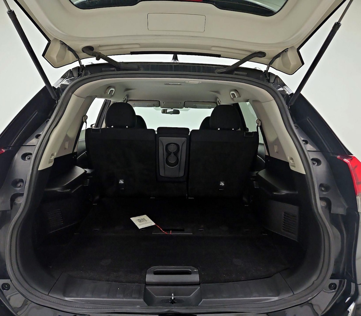 Trunk/Cargo (Seats Up)