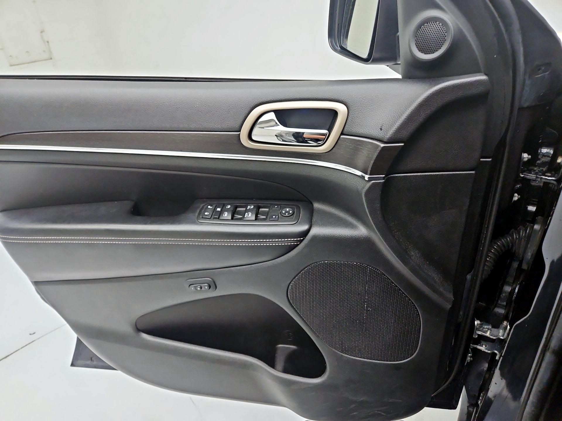 Thumbnail: 2014 Jeep Grand Cherokee - 12