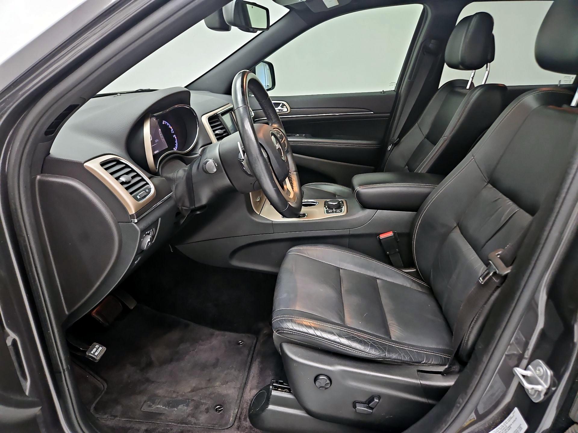Thumbnail: 2015 Jeep Grand Cherokee - 11
