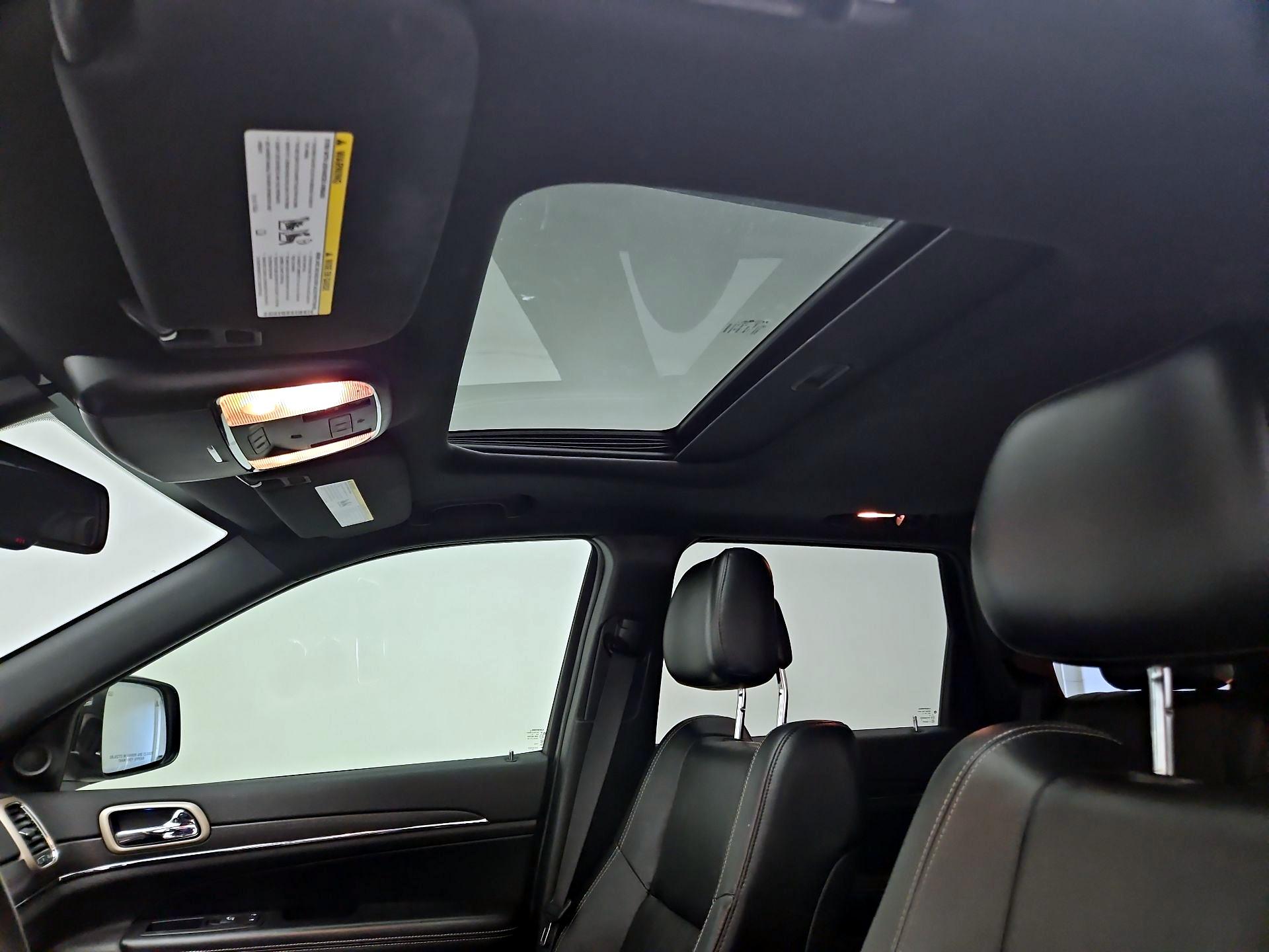 Thumbnail: 2015 Jeep Grand Cherokee - 19