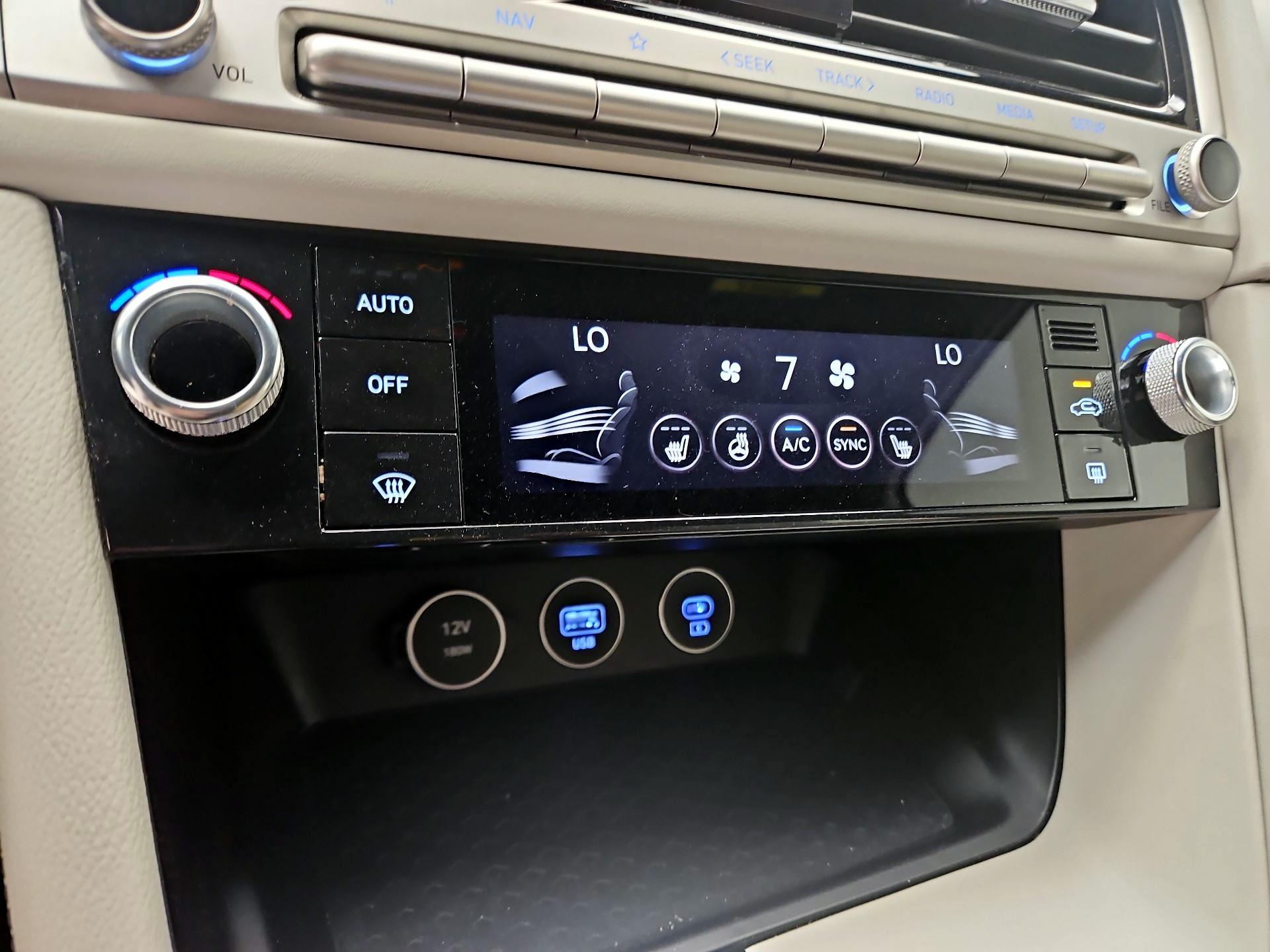 Thumbnail: 2025 Genesis G70 - 17