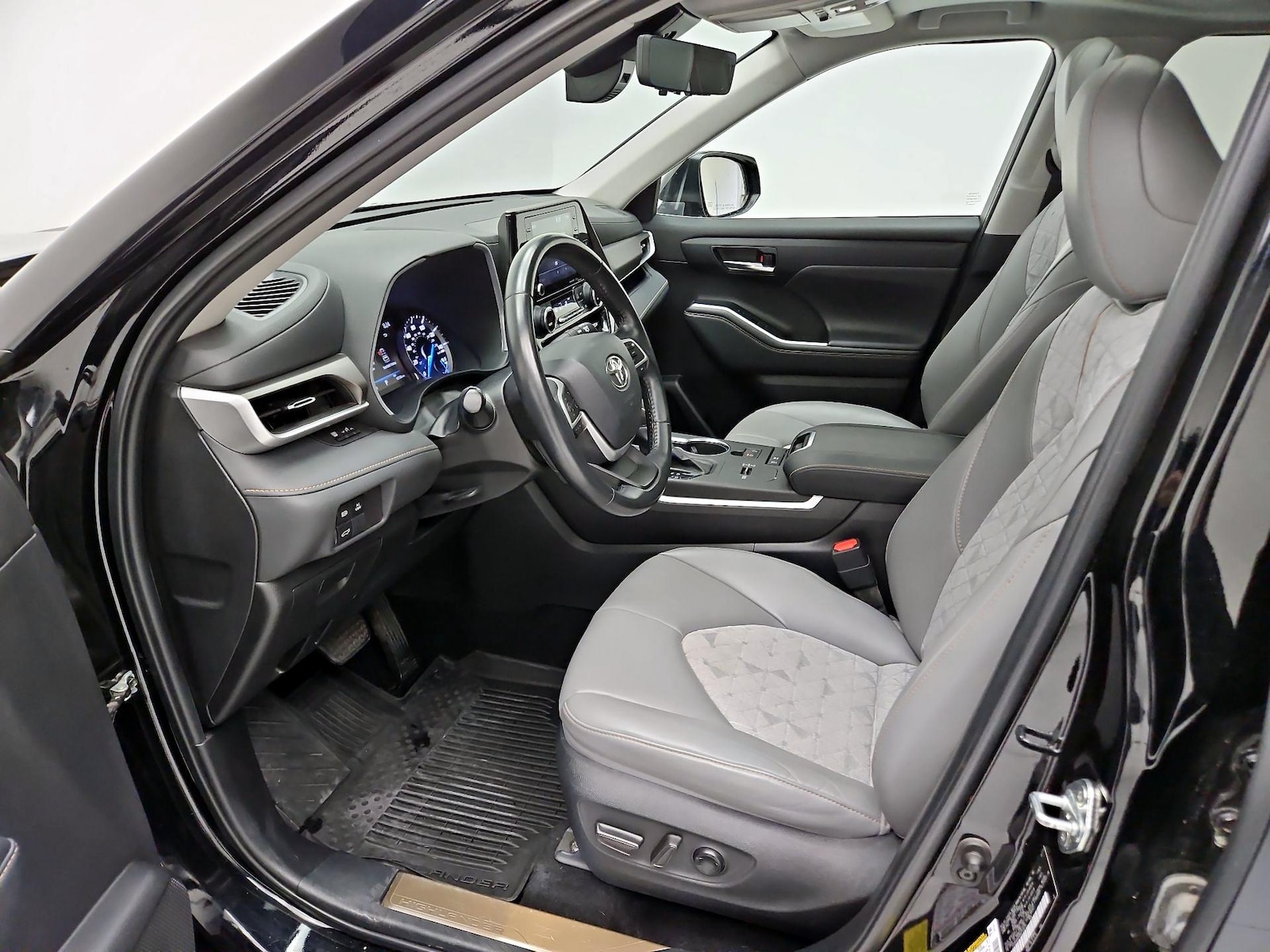2022 Toyota Highlander Bronze Edition - Photo 12