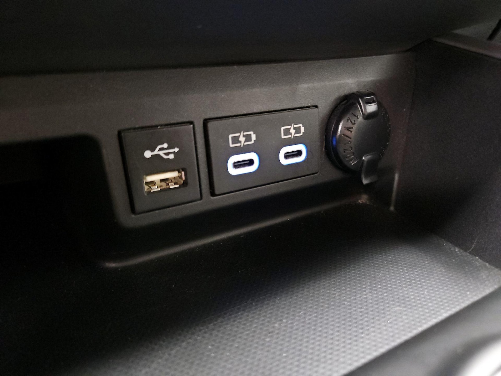 2022 Toyota Highlander Bronze Edition - Photo 19