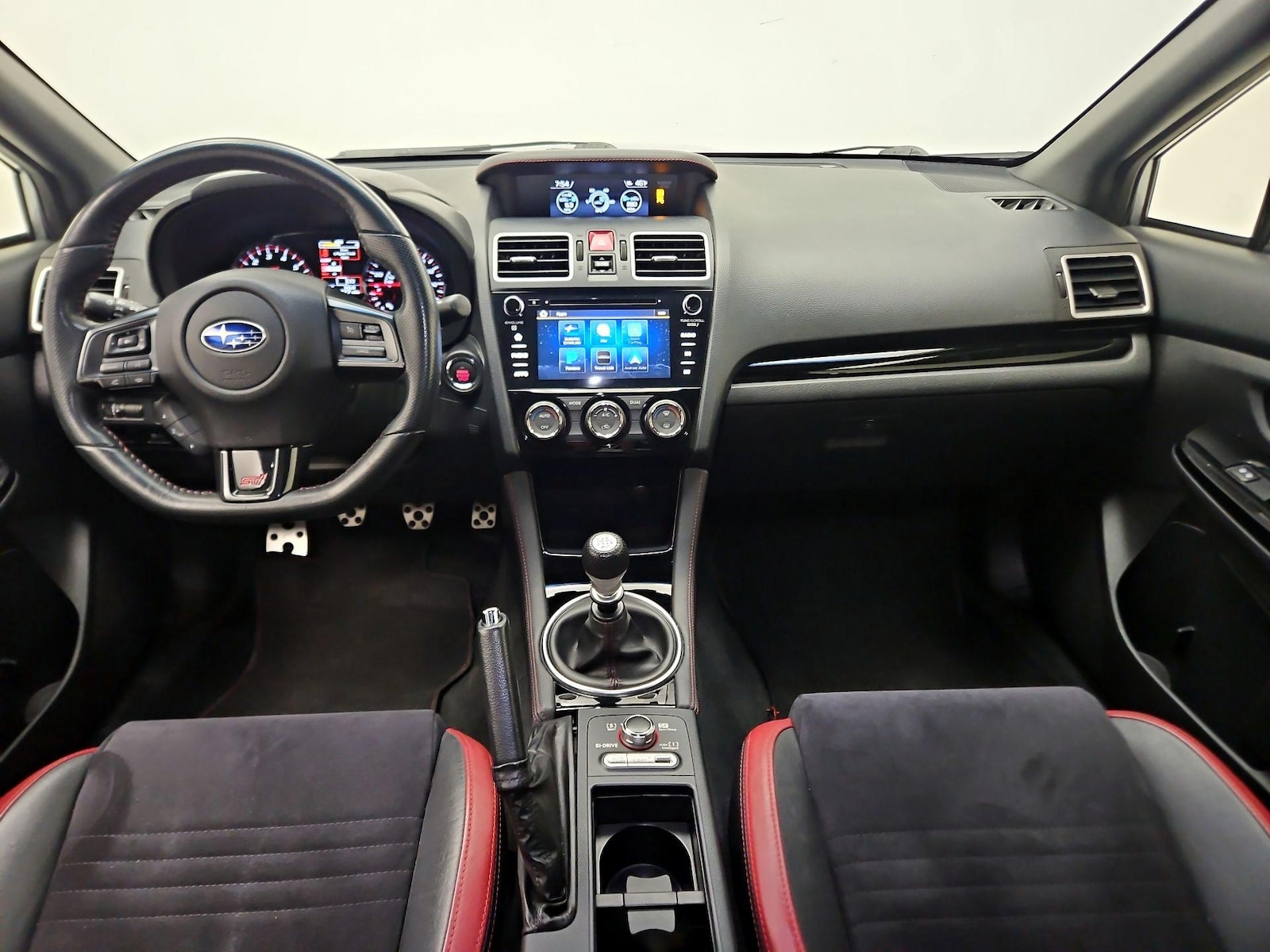 Apple CarPlay® & Android Auto™