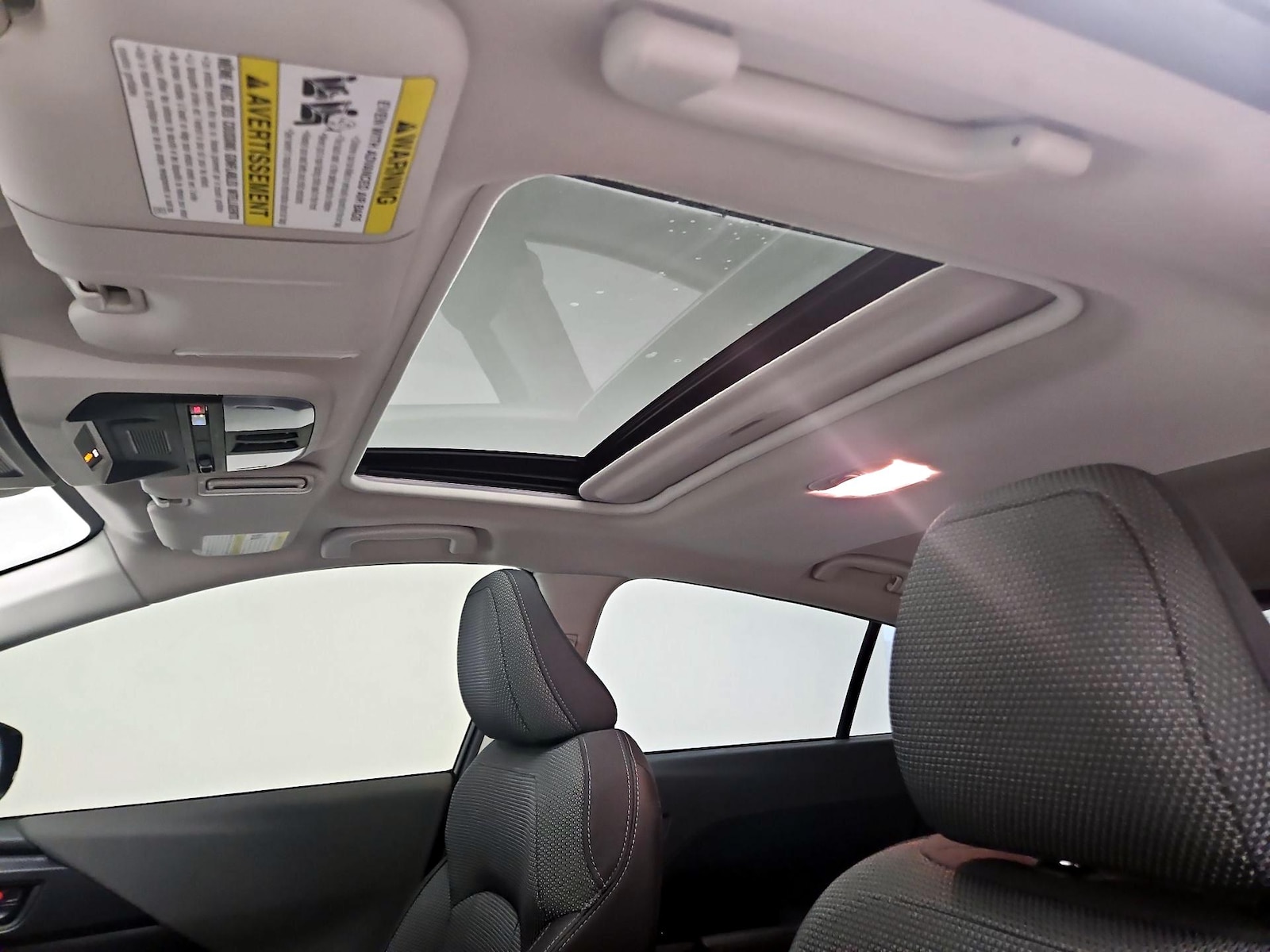 Sunroof(s) & Overhead Airbags