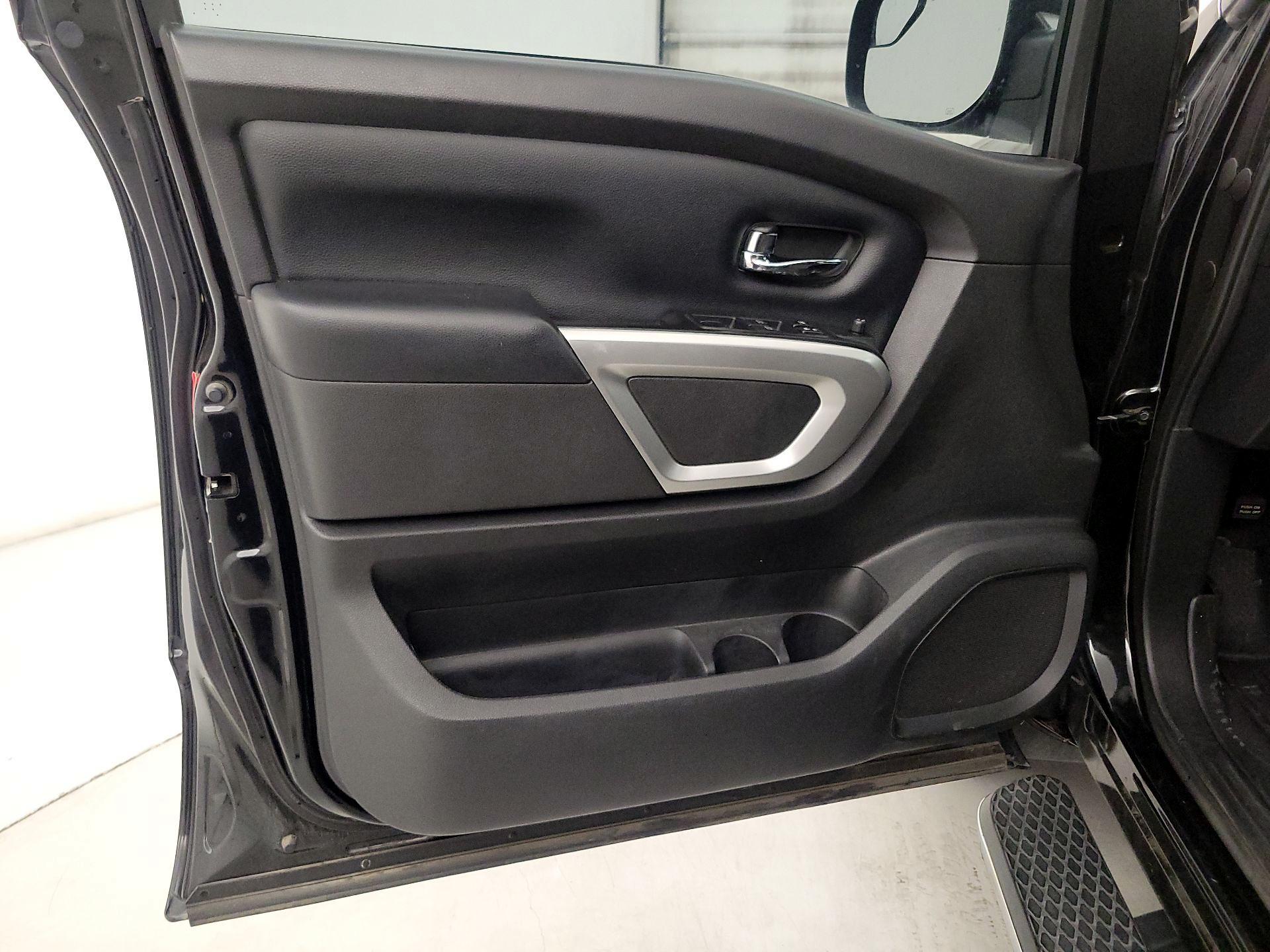 Thumbnail: 2017 Nissan Titan - 12