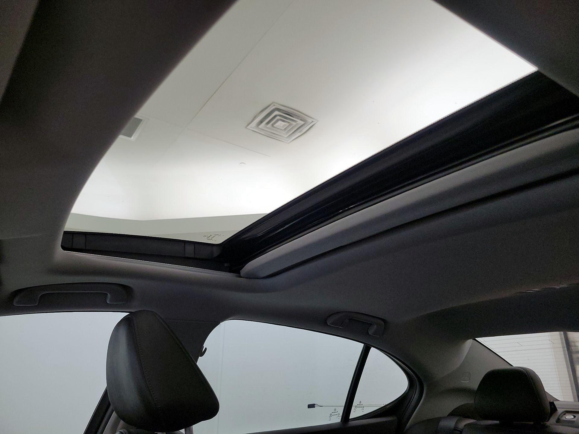 Thumbnail: 2016 Acura TLX - 20