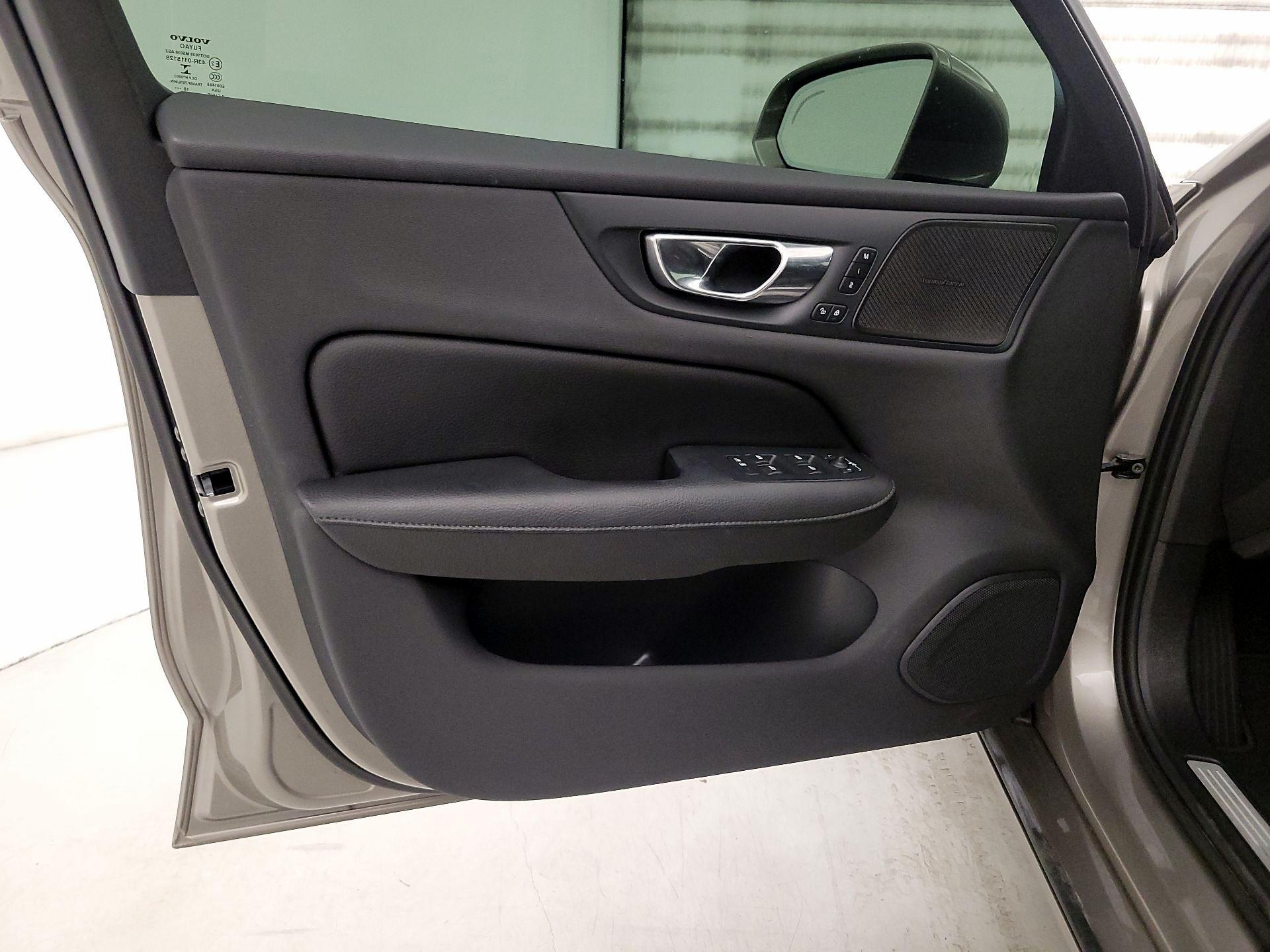 Thumbnail: 2019 Volvo S60 - 12