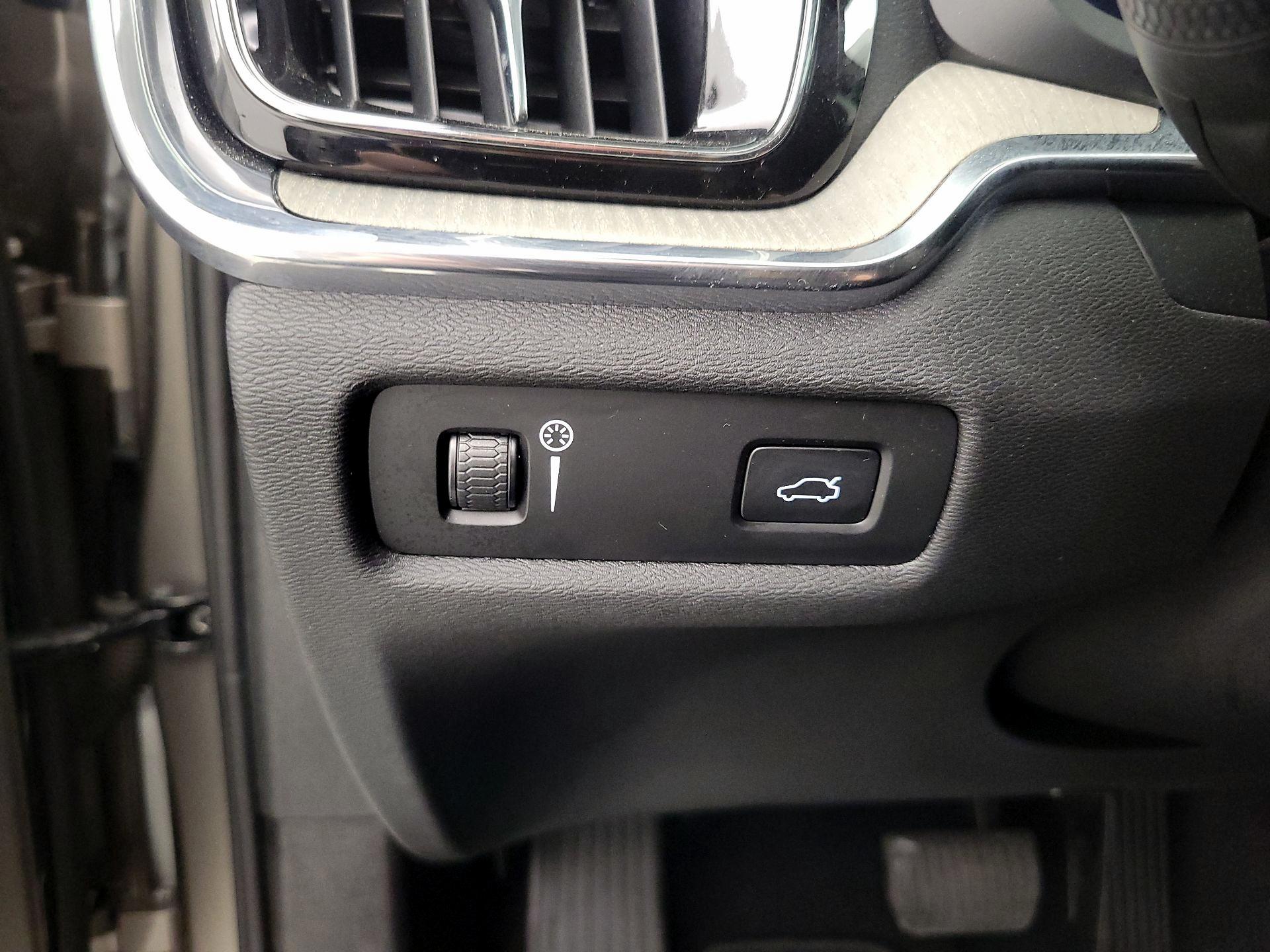 Thumbnail: 2019 Volvo S60 - 13