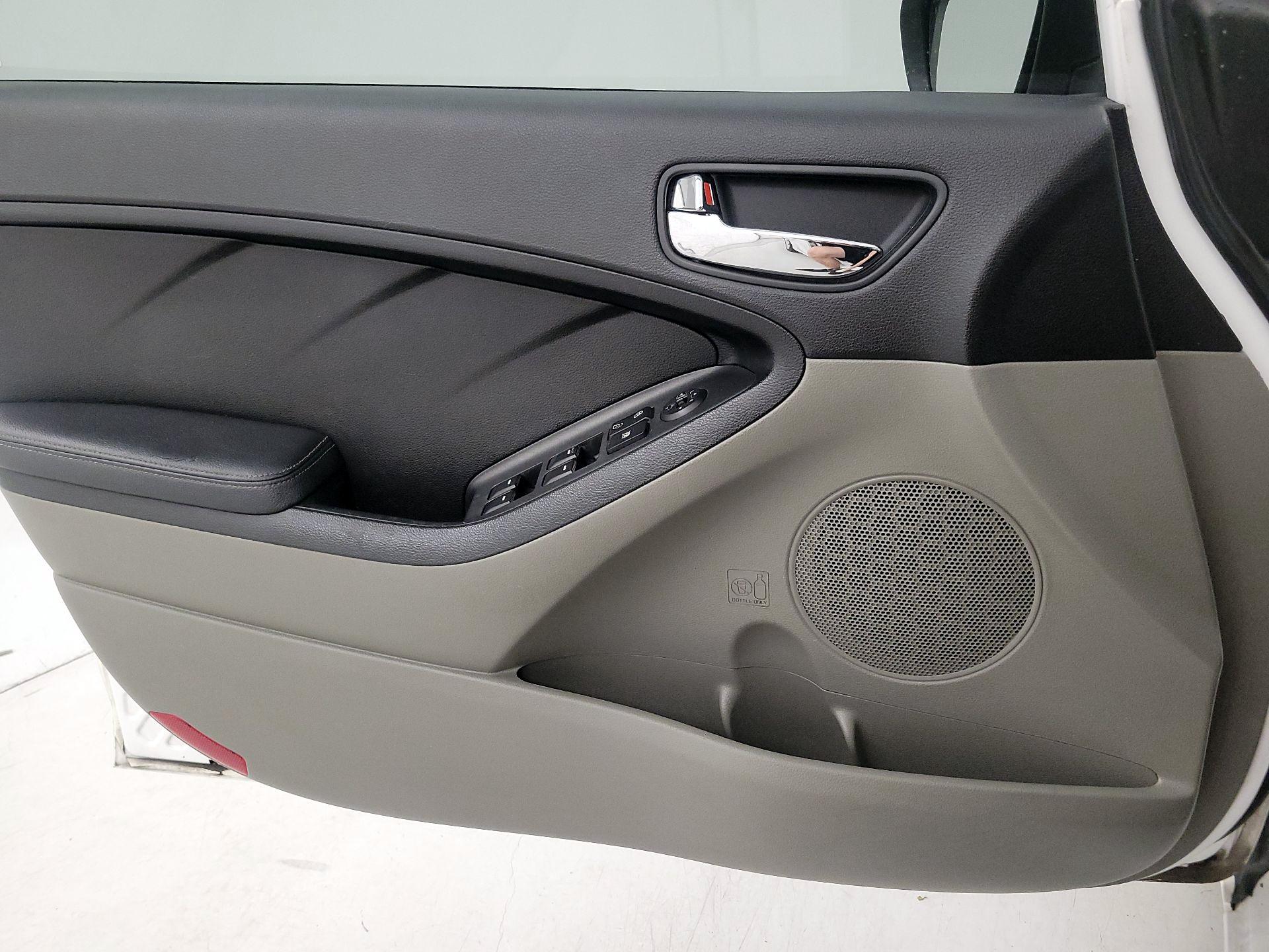 Thumbnail: 2014 Kia Forte - 12